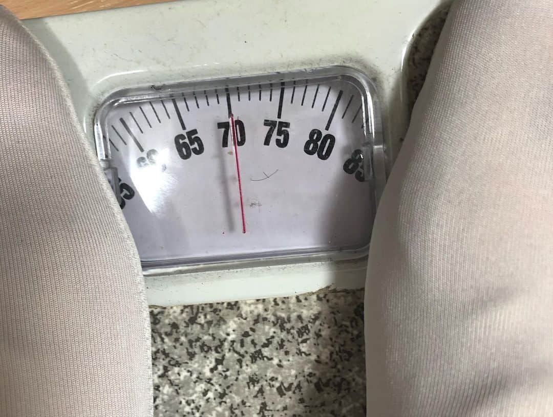 てっぺいさんのインスタグラム写真 - (てっぺいInstagram)「【2週間で10キロ痩せるダンス】最終日 本日もスマホ不具合で動画撮れず。YouTubeにウプします。 コスプレは『恋のキューピット』  この日まで体重計に乗らず。 初日は68キロ。  そして、、、 最終日  体重は、、、 70キロ  お疲れ様でした！！ #2週間で10kg痩せるダンス  #最終日 #14日目 #痩せない #増えた」5月6日 22時57分 - nice_teppee