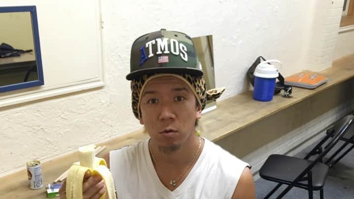 こーいちのインスタグラム：「俺が思うに イガリは多分 俺らのYouTube配信を すごく楽しみにしてると思う。  #エンディング曲も作ってくれた #そして配信も見てくれてる #イガリを追いかけてるファンのように #俺らを追いかけてるイガリは #俺ら3人の #ファン中のファン」