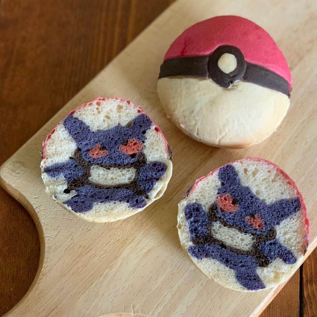 Ranさんのインスタグラム写真 - (RanInstagram)「. . #イラストパン . . マスクをしているゲンガー😅♫💕 . . . . Gengar is wearing a mask 😅💕 . . . . #bread #pokemon #pokemongo #pokémon #poke #gengar #pikachu #pikapika #monsterball #japaneseanime #amnime #breadart #breakfast #kidsfood #手作りパン #パン #ポケモンパン #ポケゴー #キャラパン #ポケモン #ポケモンgo #ゲンガー #ゴースト #ピカチュウ  #朝ごパン #ポケgo #コロナに負けるな #パン教室 #konel」5月6日 23時15分 - konel_bread