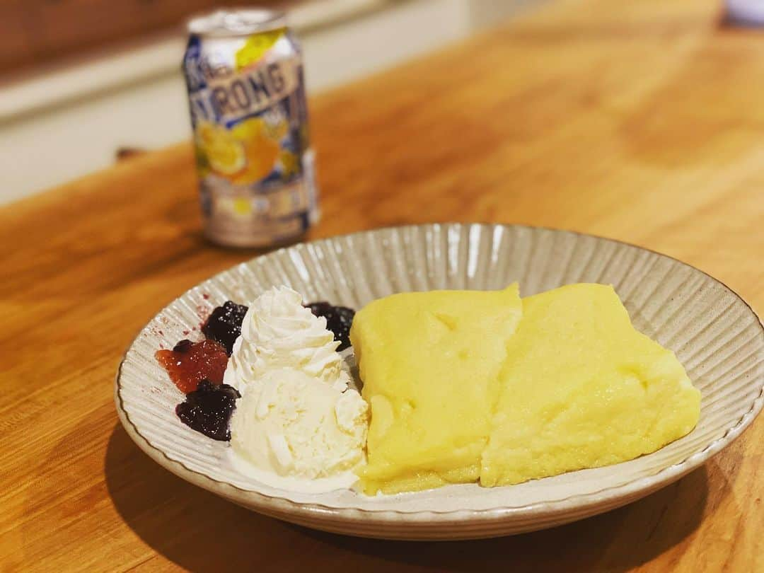 トミーのインスタグラム：「フレンチトースト  #フレンチトースト #カフェアリヤ #とみごはん」