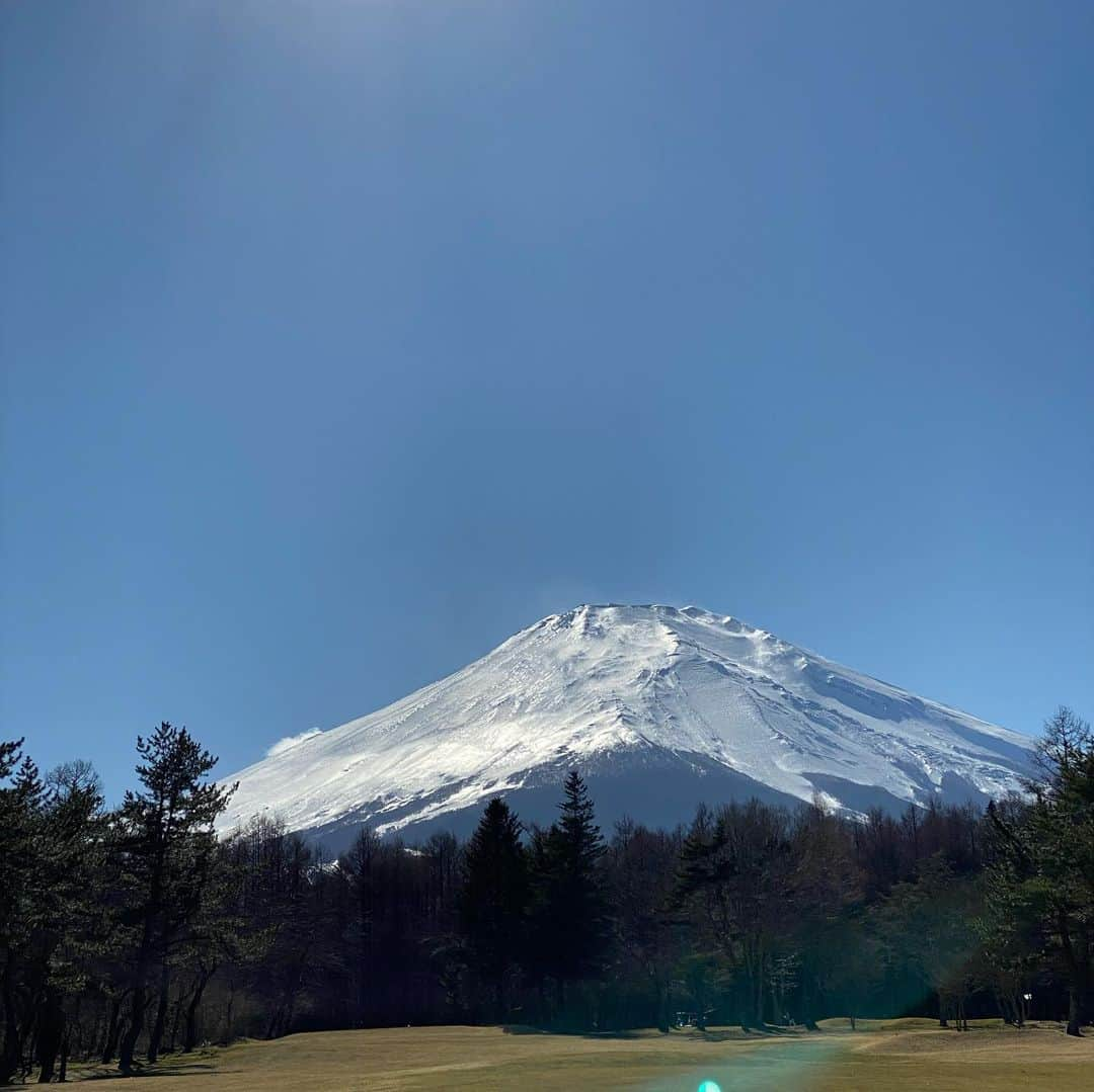 大河内美紗さんのインスタグラム写真 - (大河内美紗Instagram)「#富士山 はいつも上がる🗻早くゴルフ行きたい⛳️ #いつかのゴルフ #golf #バンカー #ゴルフ #キャスコ #キャスコ女子ゴルフ部 #sdn48 #ゴルファナ #ladiesgolf #golfhotties #golfbabes #golflife #golfstagram #japanesegirl #model #lovegolf #girlswhogolf #cute #golfer  #ゴルフ大好き #golfholic #高尔夫球 #골프 #ゴルフコーデ #golf #instagolf #ゴルフ女子 #golfer #golfgirl #ゴルフのトリセツ」5月6日 23時50分 - misa_okochi