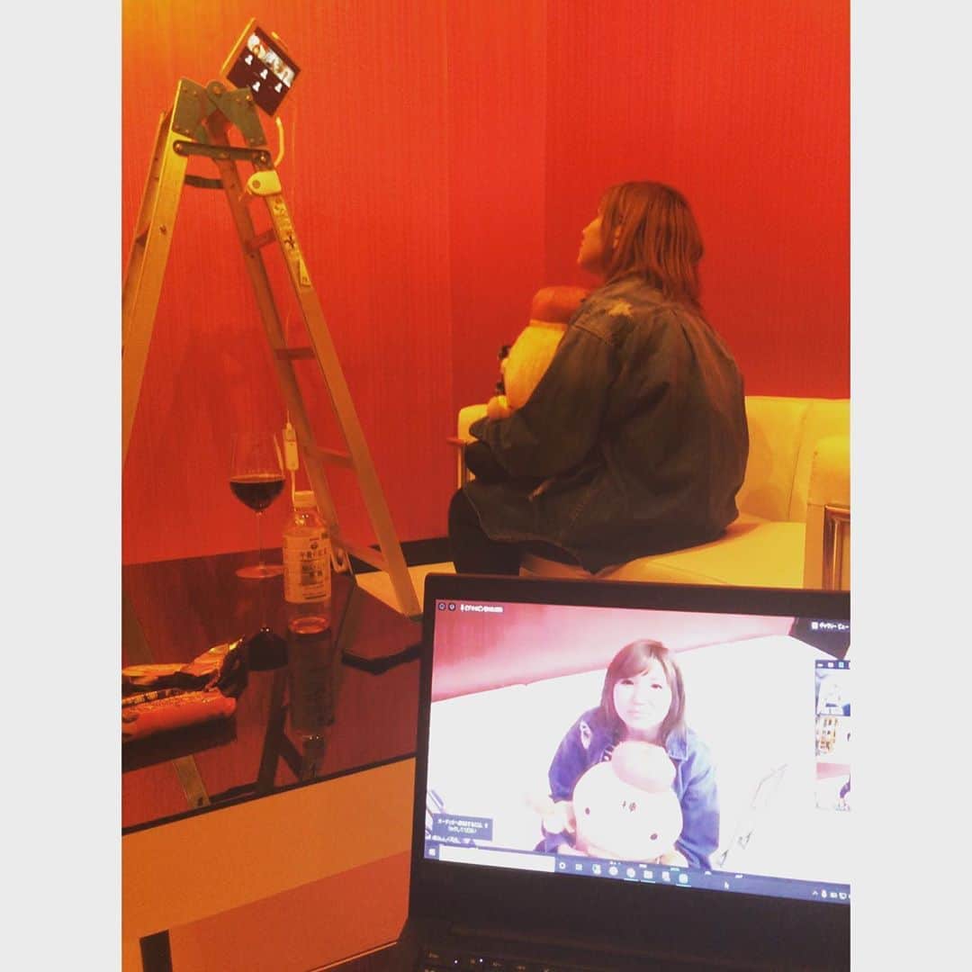 寺下智香（プロボウラー）のインスタグラム：「チカしつご参加頂いた皆様ありがとうございました😭✨ 初めての試みでこちらも緊張しました💦（笑） またご参加よろしくお願いします！  #チカしつ #ありがとうございました #楽しかった #お家時間一緒に過ごしましょう #寺下智香 #プロボウラー #スガイディノス #サンブリッジ #飯田通商」