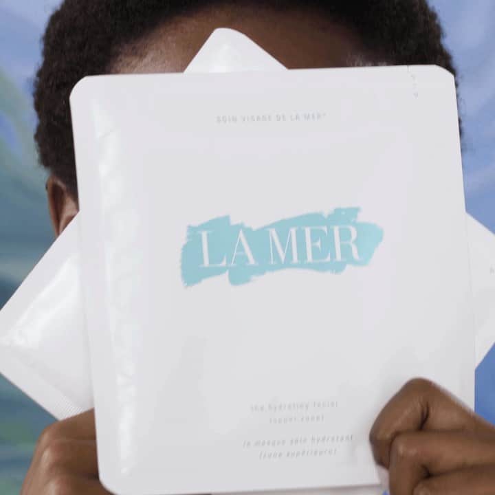 ドゥラメールのインスタグラム：「Begin anew. The Hydrating Facial, a pure cotton sheet mask, infuses skin with renewing radiance. Comforting on contact with a surge of refreshing hydration, you can count on glowing skin in minutes. #SelfCarewithLaMer」