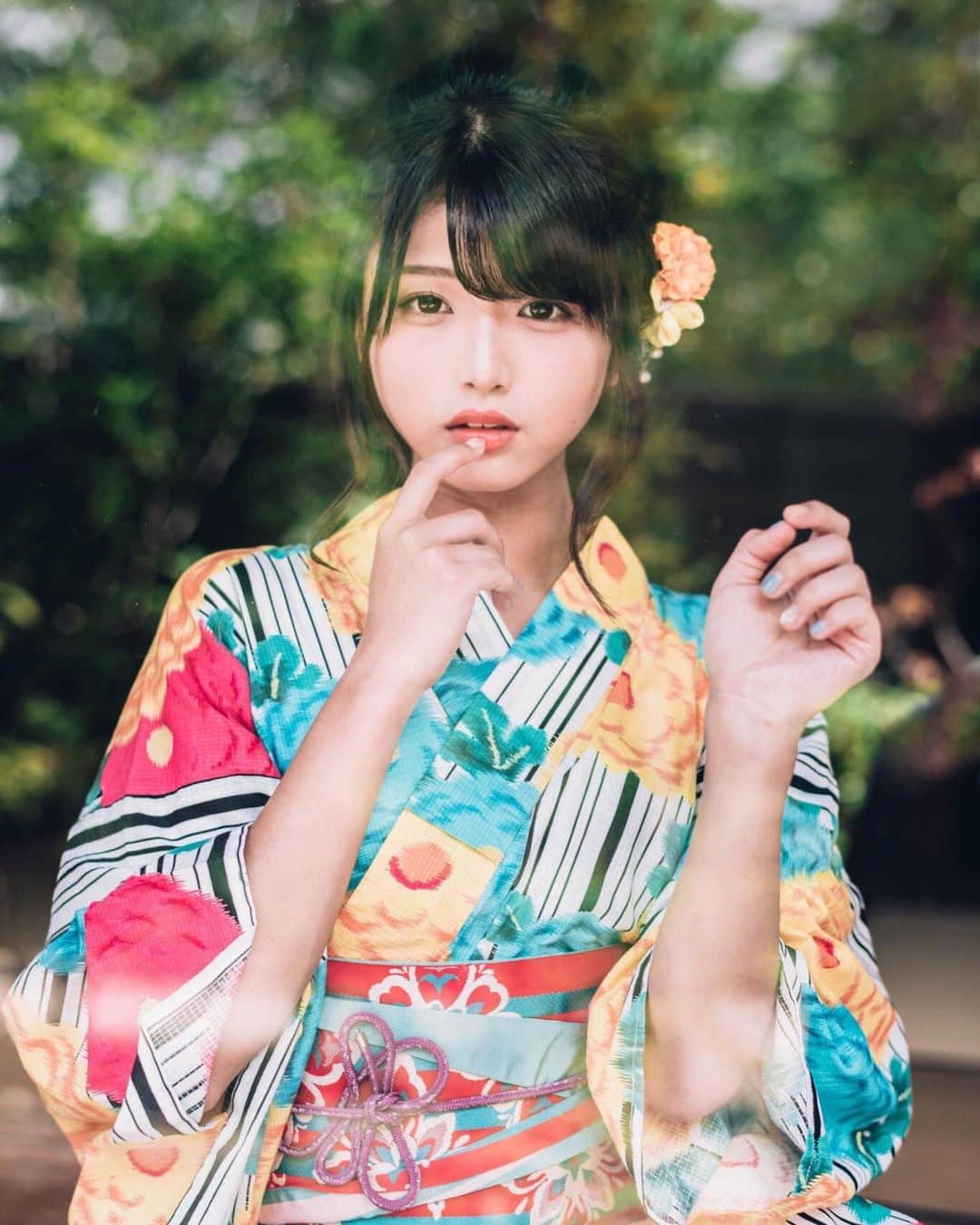 山本ゆうかのインスタグラム：「﻿ 今年はきっと夏祭りも、花火大会も無くなってしまうんでしょうね…﻿ ﻿ ﻿ 自分はお祭りや、屋台、人ごみが苦手なので無くなっても﻿ 「ほーん。」という感じですが﻿ 毎年楽しみにしてる人とか、屋台の人、花火職人の人達の事を考えると﻿ 中止になってしまうのも考えものですな……﻿ ﻿ ﻿ ﻿ ﻿ ﻿ ﻿ ﻿ #浴衣 #着物 #夏祭り #花火大会 #浴衣ヘアアレンジ #portrait #ポートレート #ポートレートモデル  #関西サロモ #被写体 #フリーモデル #  #ポートレートしま専科  #ガールズフォト #キリトリセカイ #スクリーンに恋して #カメラマンさんと繋がりたい #portraitphotography #good_portraits_world  #instagood #instaportrait #lovers_nippon  #イチナナライブ #17live #イチナナライバー #17liver #17media #17直播 #17主播 #streamergirl . .  @mia.s2.gr」
