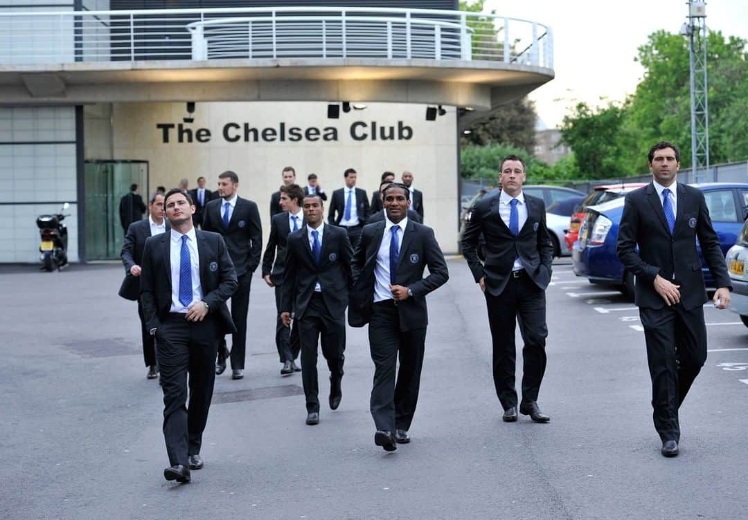 チェルシーFCさんのインスタグラム写真 - (チェルシーFCInstagram)「Looking sharp, lads! 🤵#onthisday in 2010! #CFC #Chelsea」5月7日 1時20分 - chelseafc