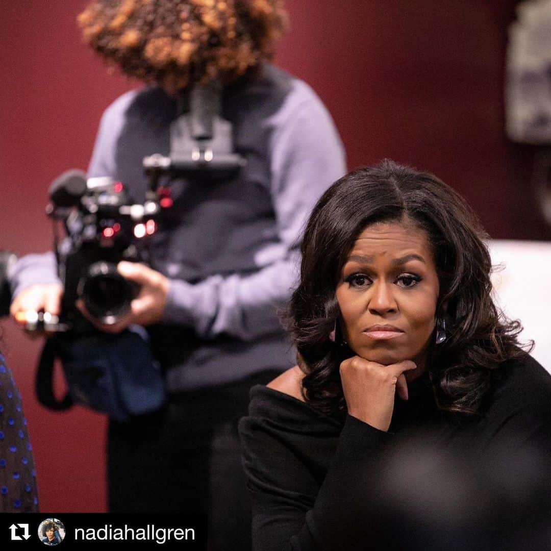 アダム・ロドリゲスのインスタグラム：「My cousin (not @michelleobama), pictured here with the camera spent the last year and a half making a documentary film about an extraordinary person (yes, @michelleobama) titled BECOMING.  It’s available on NETFLIX today.  Bravo @nadiahallgren !!! I know you put your heart into this work and I know the audience will feel it too.」