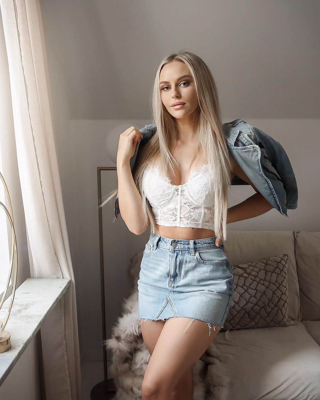 Anna Nyströmのインスタグラム：「You know what? Today I filmed a new YouTube video I’ve been dying to show you 🙊💙」