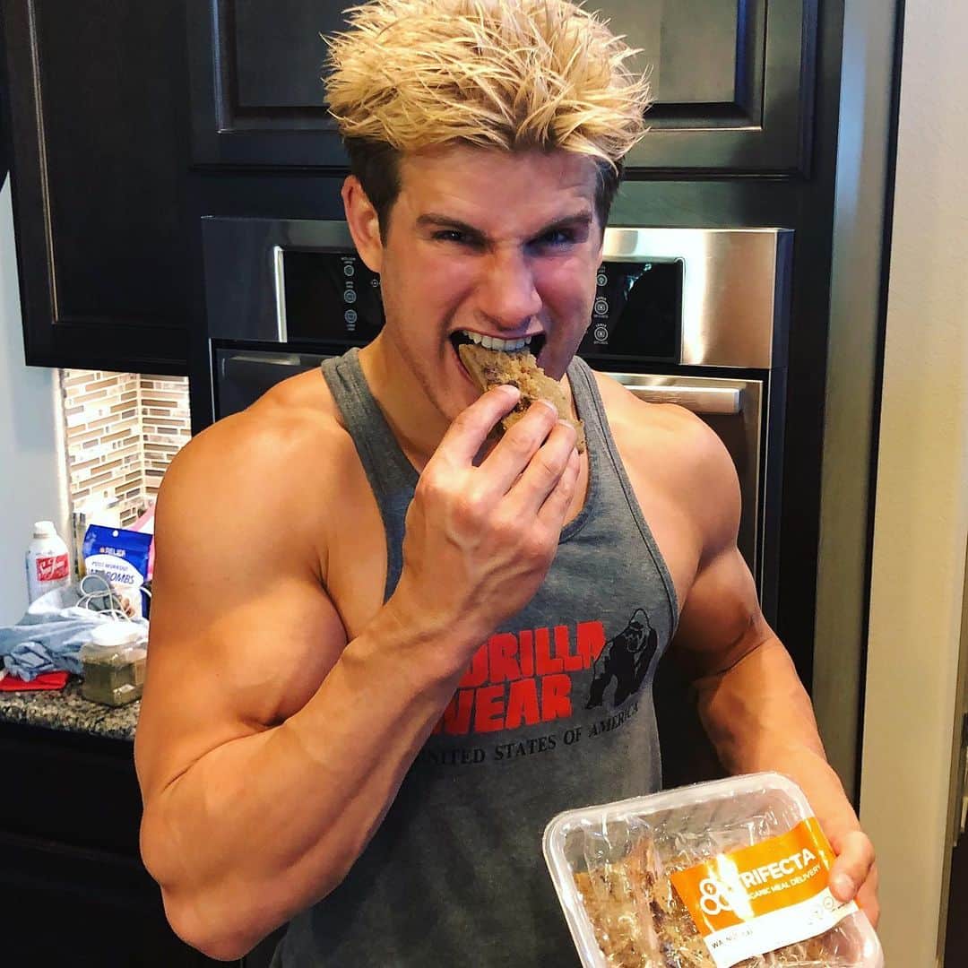 のインスタグラム：「What’s your favorite snack?」