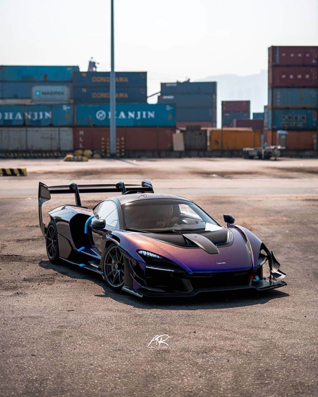 CARLiFESTYLEさんのインスタグラム写真 - (CARLiFESTYLEInstagram)「Beautiful spec on this McLaren Senna GTR in Hong Kong! What do you think? Photo by @supercarsofhongkong #carlifestyle #sennaGTR」5月7日 13時45分 - carlifestyle