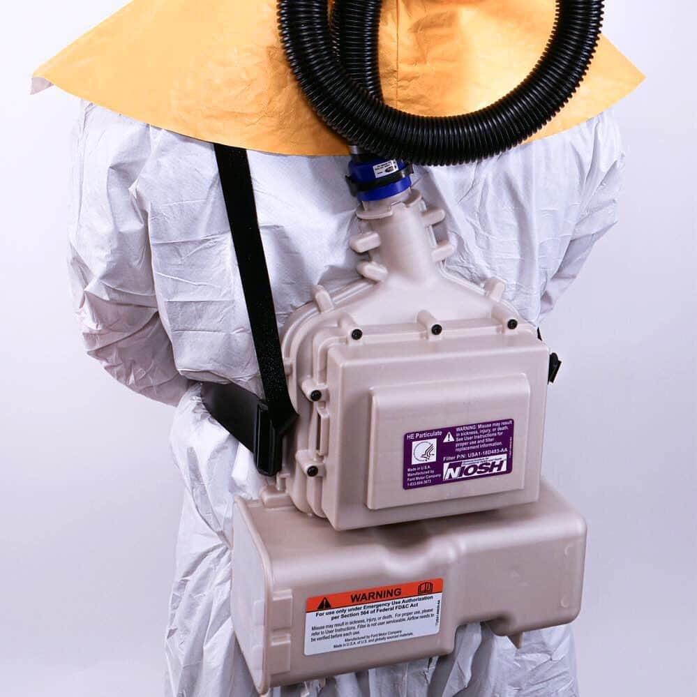 3M（スリーエム）のインスタグラム：「Newly designed powered air-purifying respirators (PAPRs), developed by @ford in close collaboration w/ 3M, as well as @cdcgov & @nioshusa, are on the way to #healthcare workers fighting #COVID19. Click link in bio to read more. #healthcareheroes #PPE」