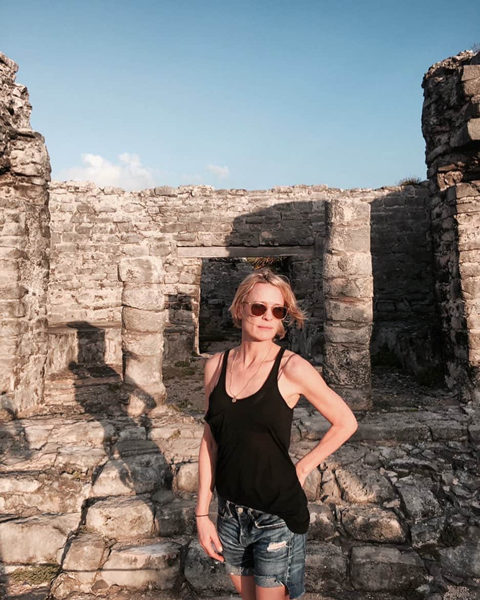 ロビン・ライトさんのインスタグラム写真 - (ロビン・ライトInstagram)「Memories of the Mayan ruins in Tulum 💘」5月7日 6時31分 - robingwright