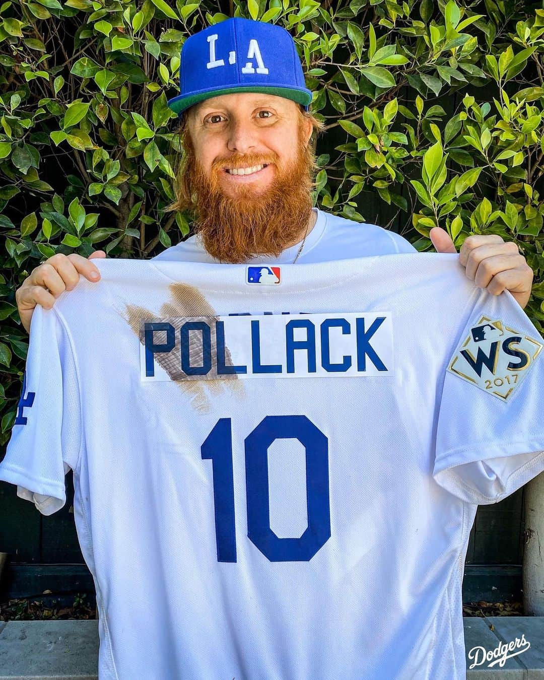 Los Angeles Dodgersさんのインスタグラム写真 - (Los Angeles DodgersInstagram)「In honor of #NationalNursesDay, we celebrate the frontline healthcare heroes that inspire us, especially our partners at @uclahealth. Make your own jersey to honor #TheRealHeroes in your community or tag them below.」5月7日 8時10分 - dodgers