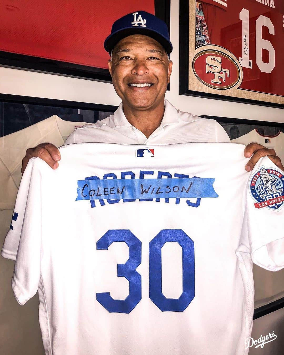 Los Angeles Dodgersさんのインスタグラム写真 - (Los Angeles DodgersInstagram)「In honor of #NationalNursesDay, we celebrate the frontline healthcare heroes that inspire us, especially our partners at @uclahealth. Make your own jersey to honor #TheRealHeroes in your community or tag them below.」5月7日 8時10分 - dodgers