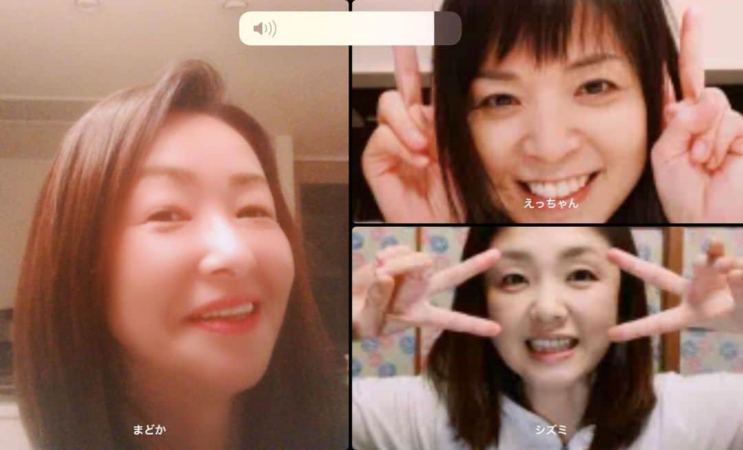 大石まどかさんのインスタグラム写真 - (大石まどかInstagram)「昨夜はジュンジュン（石原詢子さん） 舞チン（多岐川舞子さん）と初オンライン飲み会🍻をしました。 久しぶりに3人での呑み会で盛り上がりましたよ😊 舞チンがピアノを弾いてくれて3人で歌ったり♫本当に楽しい時間でした。 #石原詢子さん #多岐川舞子さん #大石まどか #オンライン呑み会 #宅飲み #女子会 #楽しい #音楽 #歌 #仲間 #歌う」5月7日 8時28分 - madoka_oishi