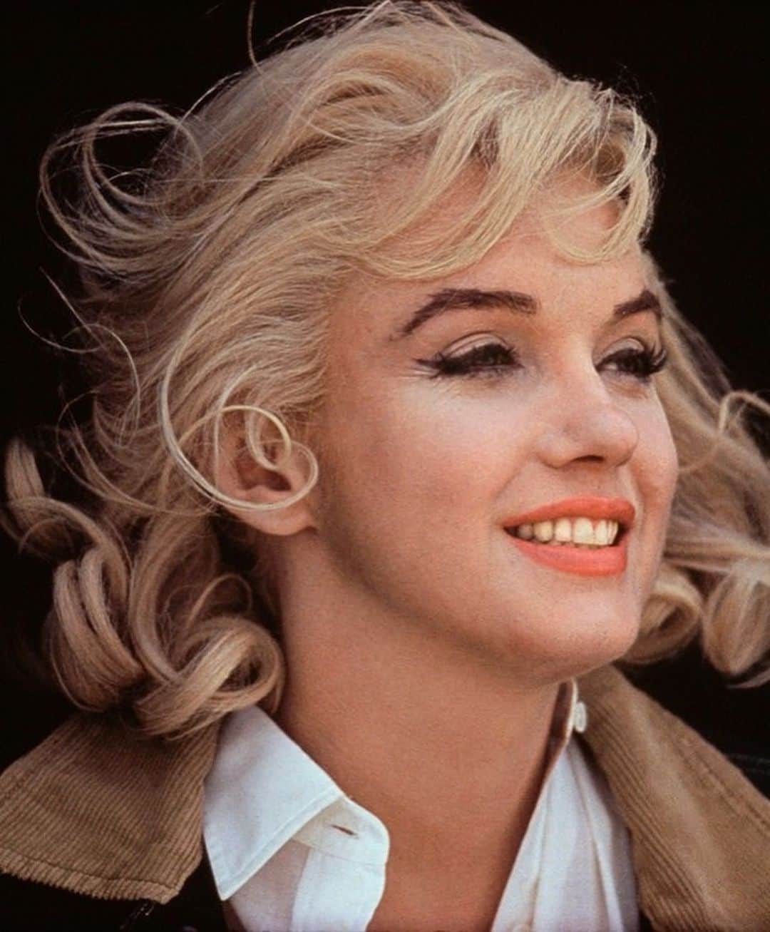 マリリン・モンローさんのインスタグラム写真 - (マリリン・モンローInstagram)「Marilyn Monroe photographed on the set of The Misfits in 1960.💛」5月7日 8時57分 - welovemarilyn