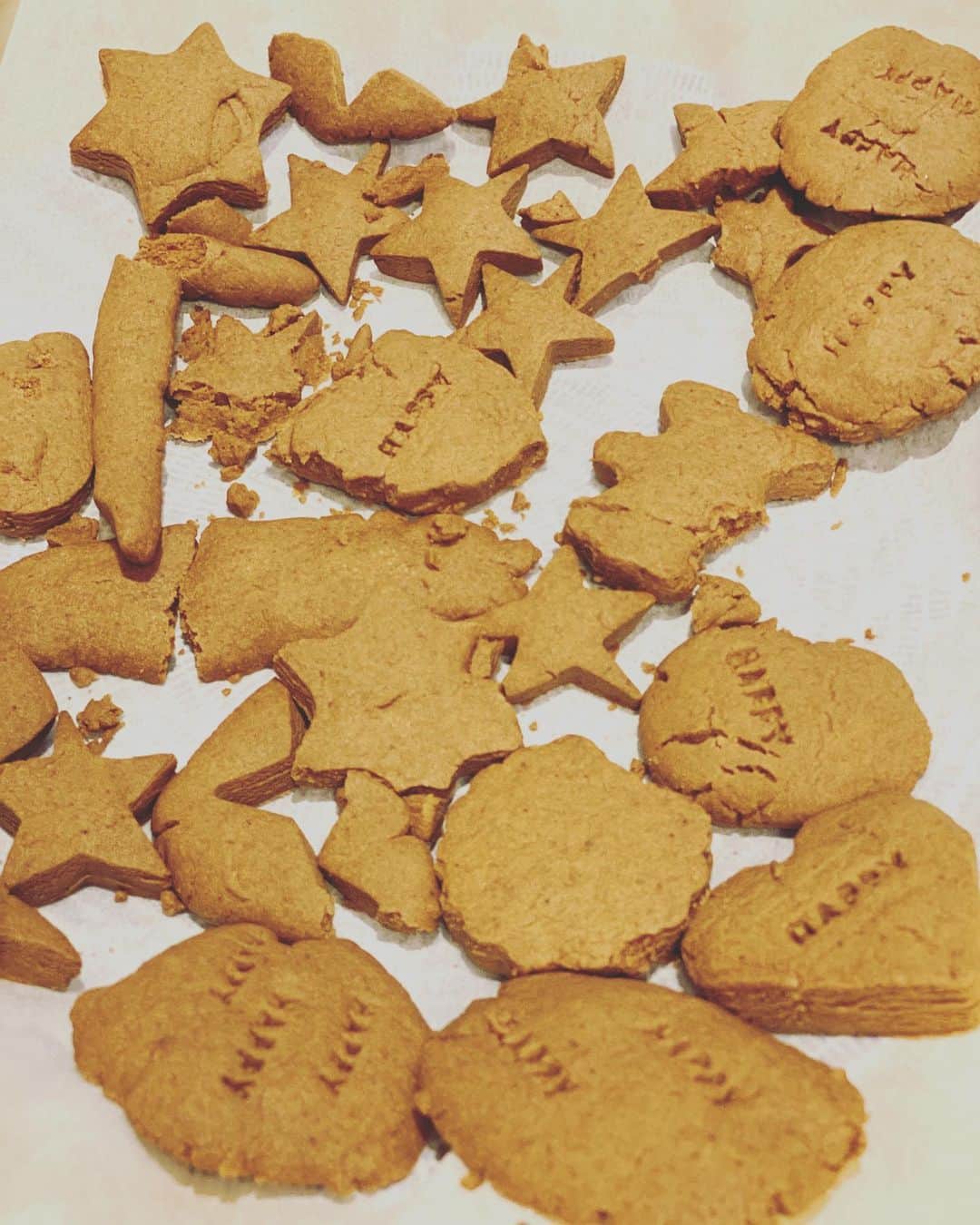 川田御早希さんのインスタグラム写真 - (川田御早希Instagram)「HAPPYクッキー 小さな姪っ子甥っ子達とGW最終日に作りました！  #美味しかった  #手作りクッキー  #クッキー作り  #引き寄せ #上機嫌 #いい気分 #今幸せでいよう #今を楽しむ」5月7日 9時56分 - misaki_kawada