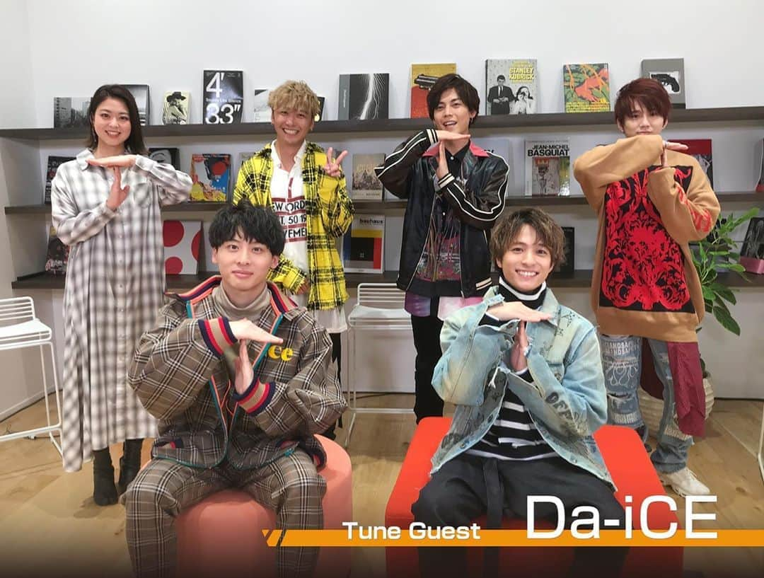 フジテレビ「Tune」さんのインスタグラム写真 - (フジテレビ「Tune」Instagram)「. ／ Next On Air 🌙✨ 5/7(木) 26:55〜 ＼ . 🎲Tune Guest✈️ Da-iCE . 🤟Pick Up Tune☀️ HANDSIGN まなつ . ♬Ending♬ PALU「Limit (Korean Ver.)」 . ぜひご覧ください👀🏠 . #Da_iCE #FACE #Tune中のTune #HANDSIGN #まなつ #PALU #Tune . . ※編成の都合上、放送時間が変更になることがございます。 詳しくは当アカウント プロフィール内URLをチェック‼️」5月7日 12時09分 - cx_tune