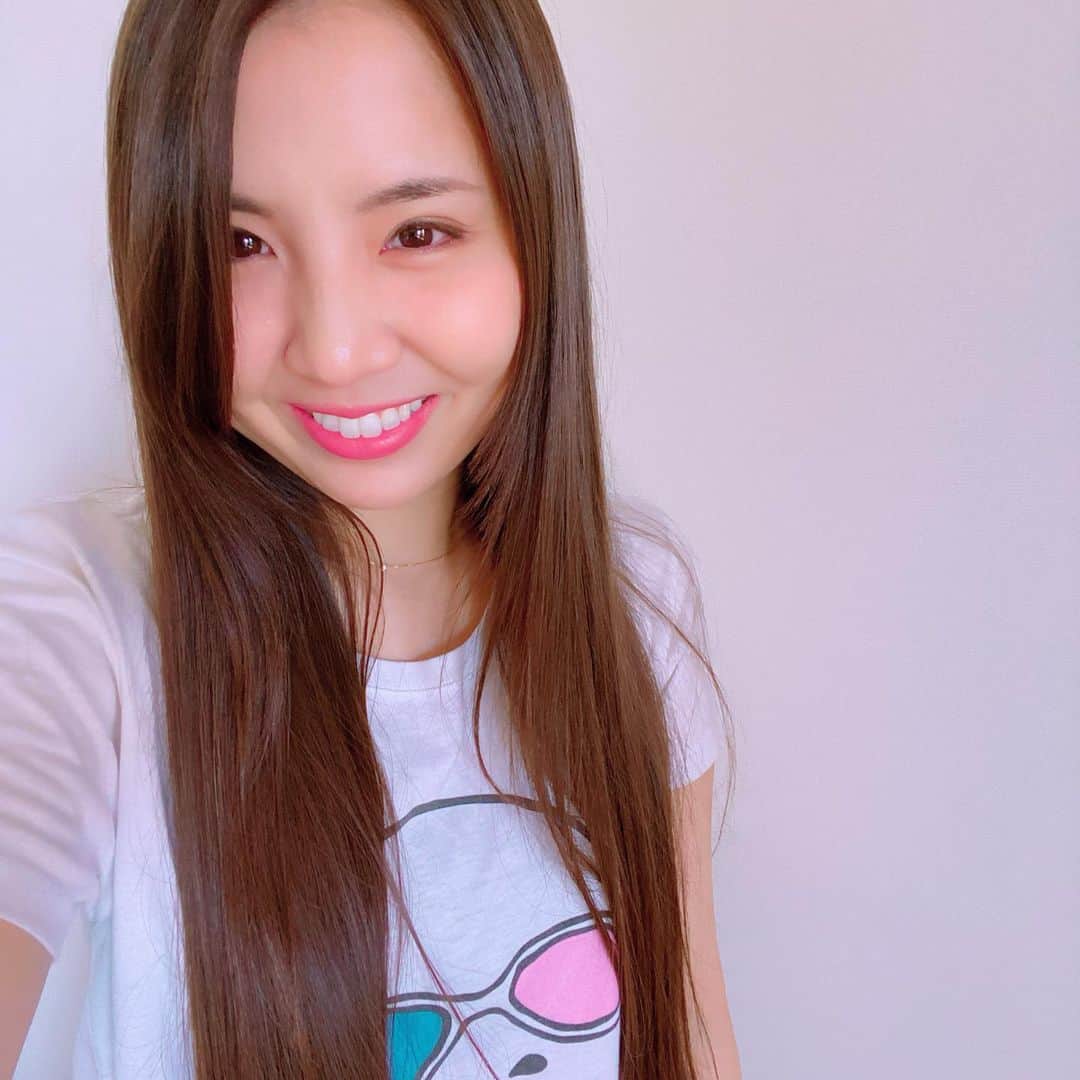 阿部真央のインスタグラム：「全快しました。ファンクラブ用のラジオ動画撮ってました。今日も良い1日を♡」