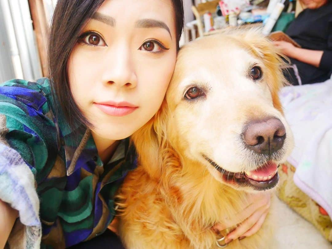 小松原美里さんのインスタグラム写真 - (小松原美里Instagram)「You had me at WOOF 🐾. . #nospeciesism #friend #family #種差別をやめよう #わんこカメラ部 #lumixgf10 #ルミックスgf10 #古着女子」5月7日 12時45分 - missatoooo