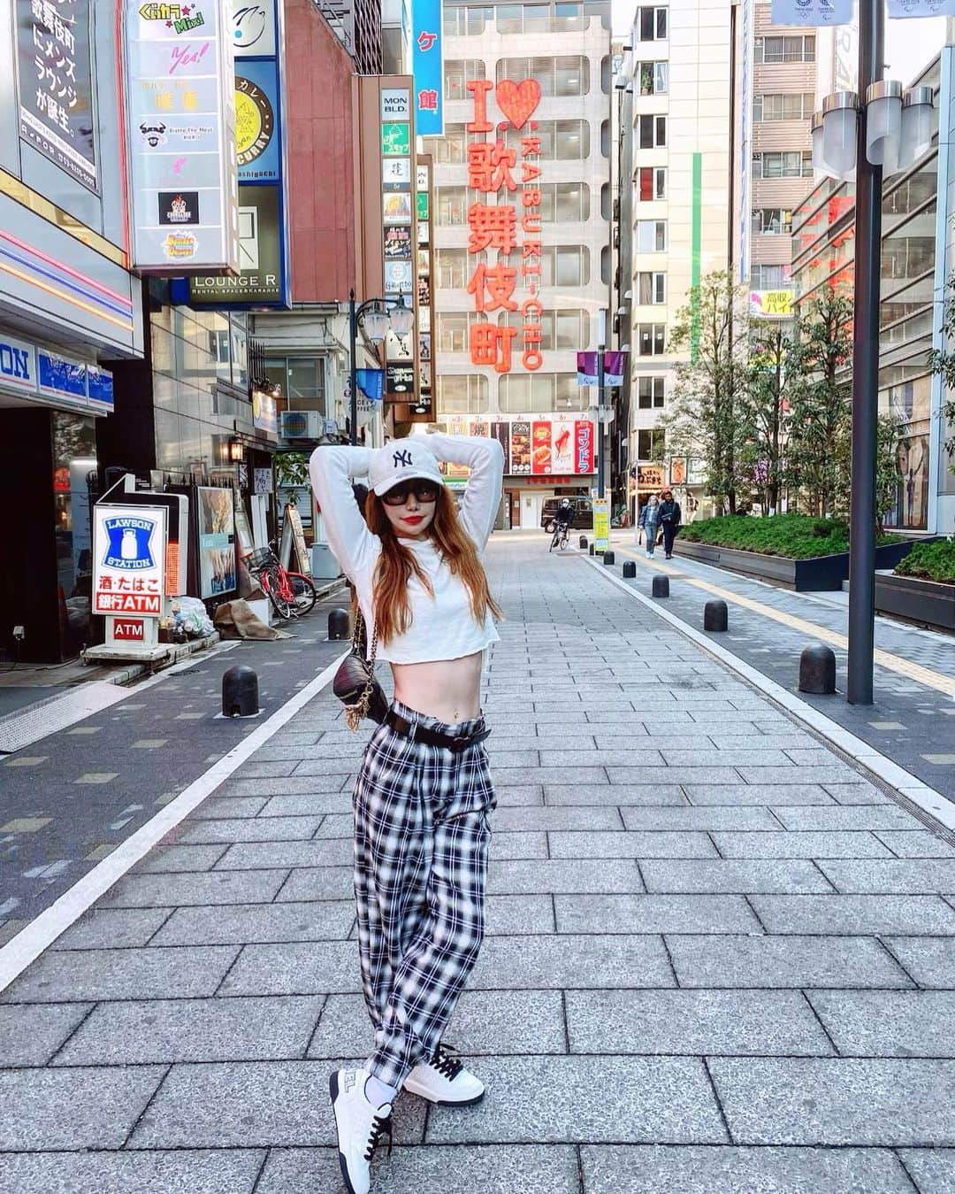 fashion dog loverさんのインスタグラム写真 - (fashion dog loverInstagram)「👟❤️ #fashion #fashionista #fashiongram #fashionstyle #outfit #ootd #ootdfashion #fashionblogger #newera #ksubi #zara #chanel#ファッション#コーデ#ファッションコーデ #ニューエラ #ザラ #ザラジョ #ザラコーデ #シャネル」5月7日 23時34分 - chihuahuanyan