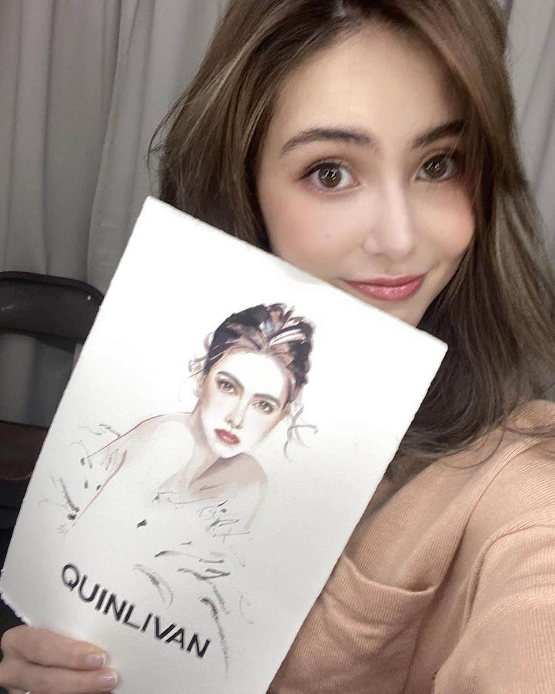 ハンナ・クインリヴァンさんのインスタグラム写真 - (ハンナ・クインリヴァンInstagram)「👋🏻 hello #quinlivan」5月7日 22時18分 - hannah_quinlivan