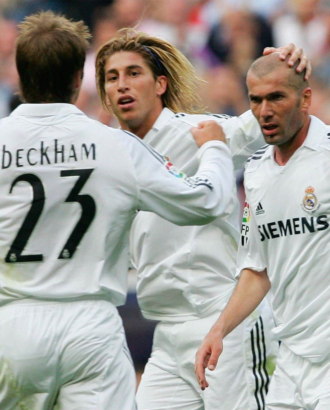 レアル・マドリードさんのインスタグラム写真 - (レアル・マドリードInstagram)「✨ Fourteen years ago today... @Zidane played his last match at the Bernabéu. - ⏳ Hoy hace 14 años que @Zidane jugó su último partido en el Bernabéu. #RMFansEnCasa | #RMHistory」5月7日 22時51分 - realmadrid