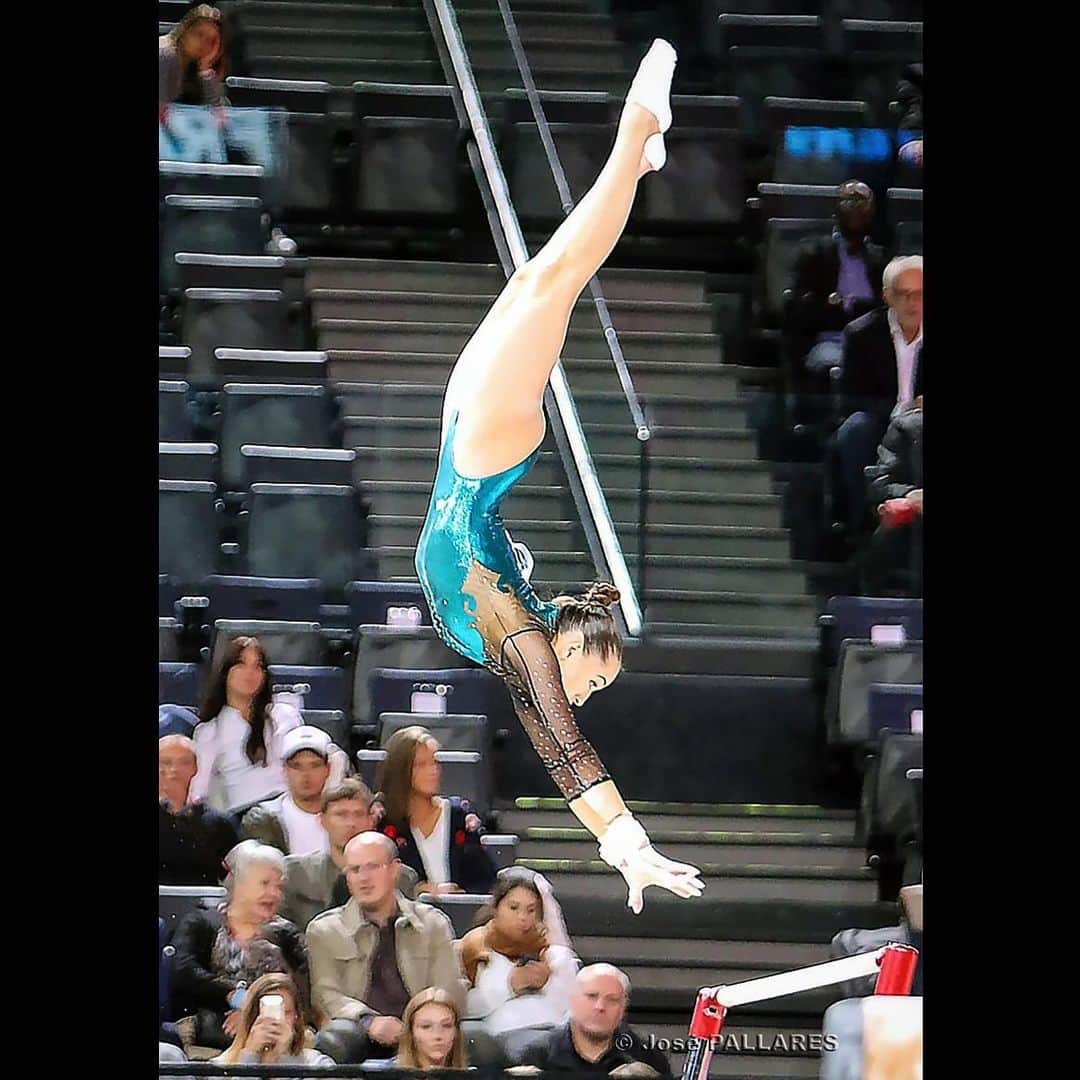 ラリサ・ヨルダケのインスタグラム：「my passion is gymnastics.💜 your passion is...?」