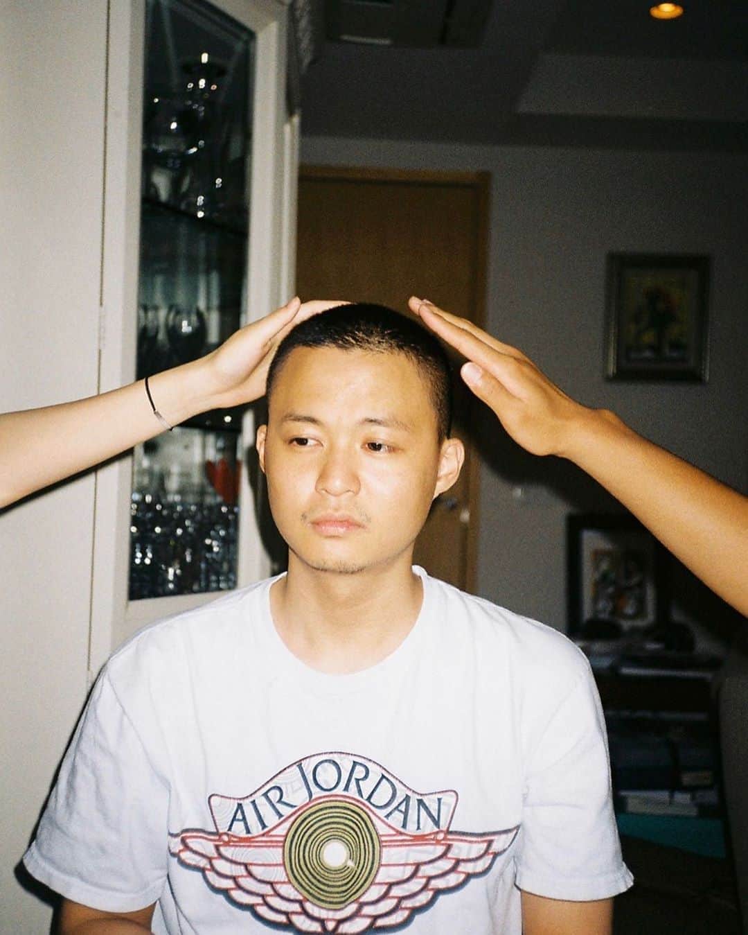 花田優一のインスタグラム：「、 みんな触っていいよ。  #boysbeambitious  #丸刈りゆうちゃん #airjordan」