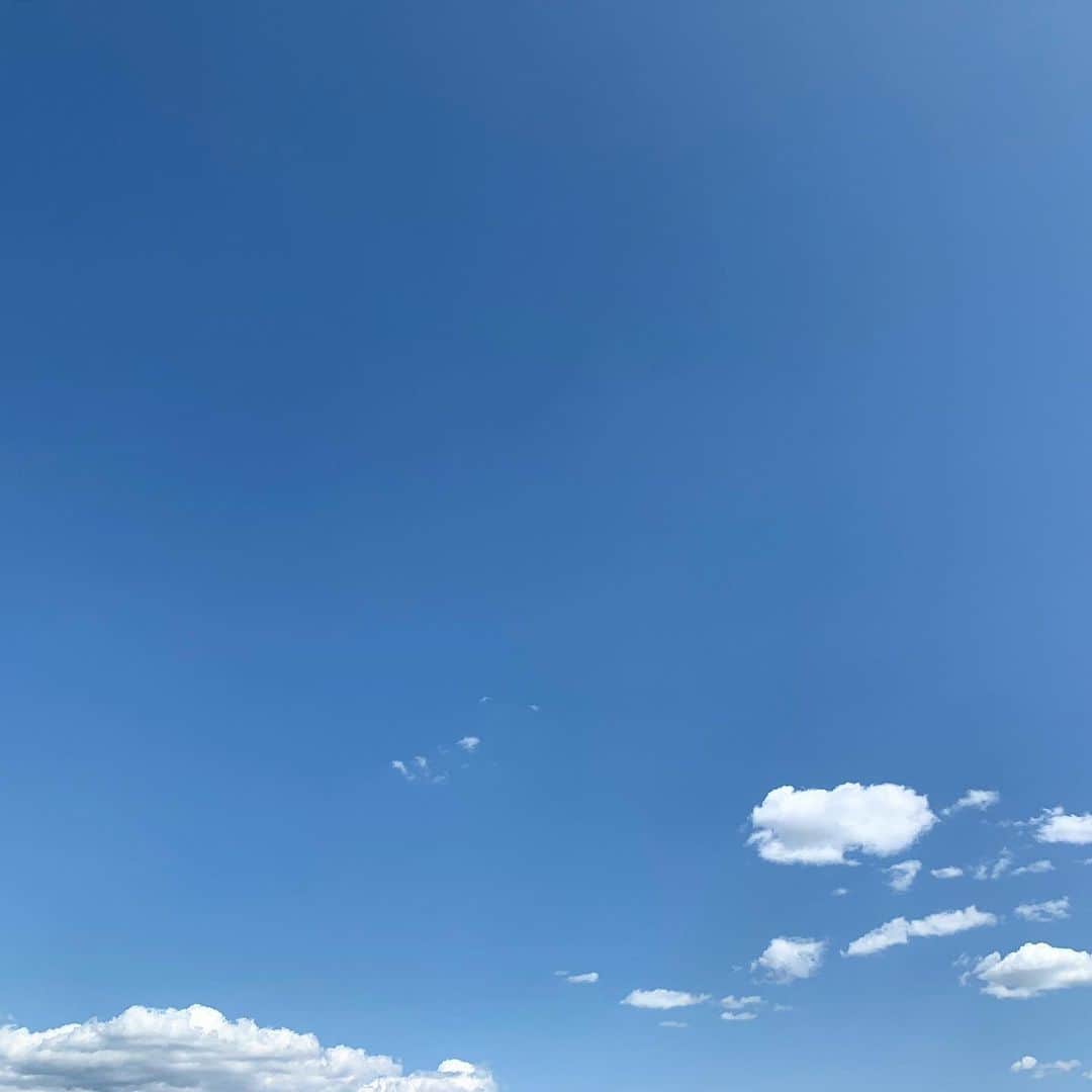 黒沢薫さんのインスタグラム写真 - (黒沢薫Instagram)「東京はいい天気 #sky #clouds #イマソラ #music #soul #rb #singer #lovelife #instaview #feelgood」5月7日 15時44分 - kaorukurosawa_lovelife