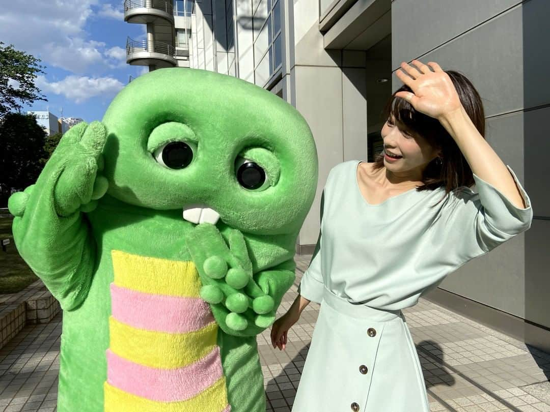 フジテレビ「プライムニュース イブニング」さんのインスタグラム写真 - (フジテレビ「プライムニュース イブニング」Instagram)「Live News It! （#ライブニュースイット ）放送中です! ⠀ ⠀ ●#GW明け 学校や会社が続々再開⠀ ●地域差も…飲食店、旅館など営業の動き⠀ ●ジャニーズSNSで#小山慶一郎 が手話披露⠀ ●中華も刺身!?#ドライブスルー 最前線⠀ ⠀ ぜひご覧ください！⠀ ⠀ #ライブニュースイット⠀ #加藤綾子 @ayako_kato.official⠀ #風間晋　⠀ #木村拓也 @takuya.kimura0801⠀ #ガチャピン⠀ #三井良浩⠀ ⠀ #新美有加⠀ #海老原優香⠀ #安宅晃樹⠀ #石本沙織⠀ #フジテレビ #アナウンサー⠀ #柳澤秀夫⠀ ⠀ #ニュース #新型コロナ　#緊急事態宣言　#外出自粛⠀ ⠀ 公式HP：https://www.fujitv.co.jp/livenews_it/」5月7日 15時57分 - livenews_it