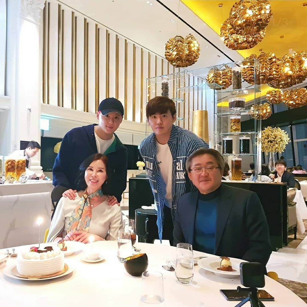 JUNO さんのインスタグラム写真 - (JUNO Instagram)「#가족」5月7日 16時05分 - kimmooyoung