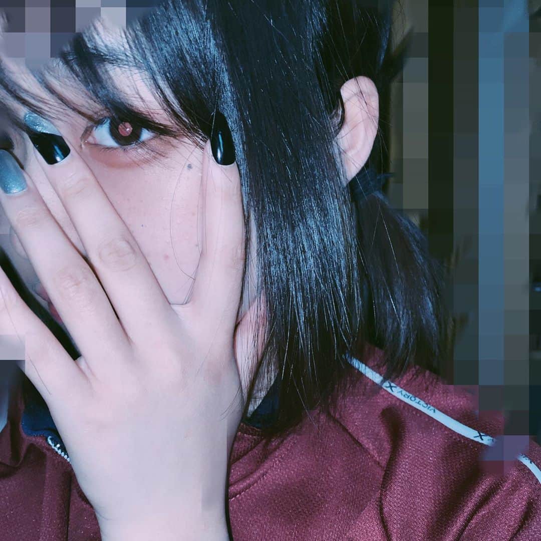 野口花鈴のインスタグラム：「メンヘラメイク  全然メンヘラじゃありません。  #メンヘラ #メイク #メンヘラ女子」
