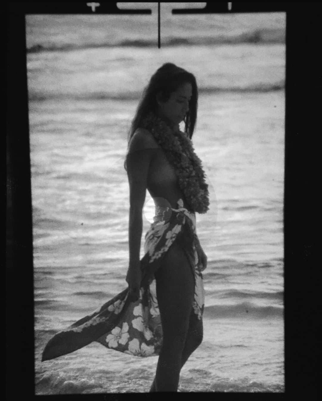 マリア・マーフィーのインスタグラム：「May 🌺📷 @brooklynhawaii」