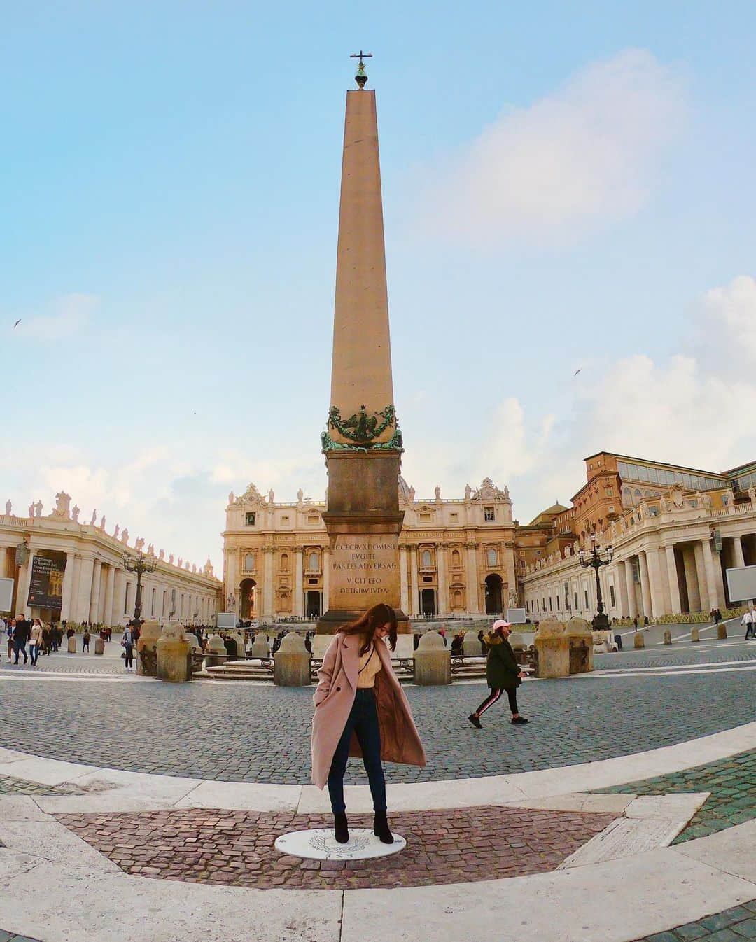 中山琴葉のインスタグラム：「﻿ ﻿ ﻿ Vatican City in Italy🧸🇻🇦﻿ ﻿ ﻿ ﻿ 世界で一番小さい国バチカン市国🇻🇦﻿ ﻿ ﻿ サン・ピエトロ寺院に行けなかったのが残念だけど﻿ 本当に小さい国でとっても可愛らしかったです💕﻿ ﻿ ﻿ ここで絵葉書を買ってメッセージを書いて、バチカンの郵便ポストから出すとバチカンスタンプが押されて届くので行った際には思い出づくりとして是非おすすめです❤️﻿ ﻿ ﻿ #Vatican City in Italy#バチカン市国#写真映え#世界で一番小さい国#ヨーロッパ旅行#イタリア旅行#旅行好きと繋がりたい」