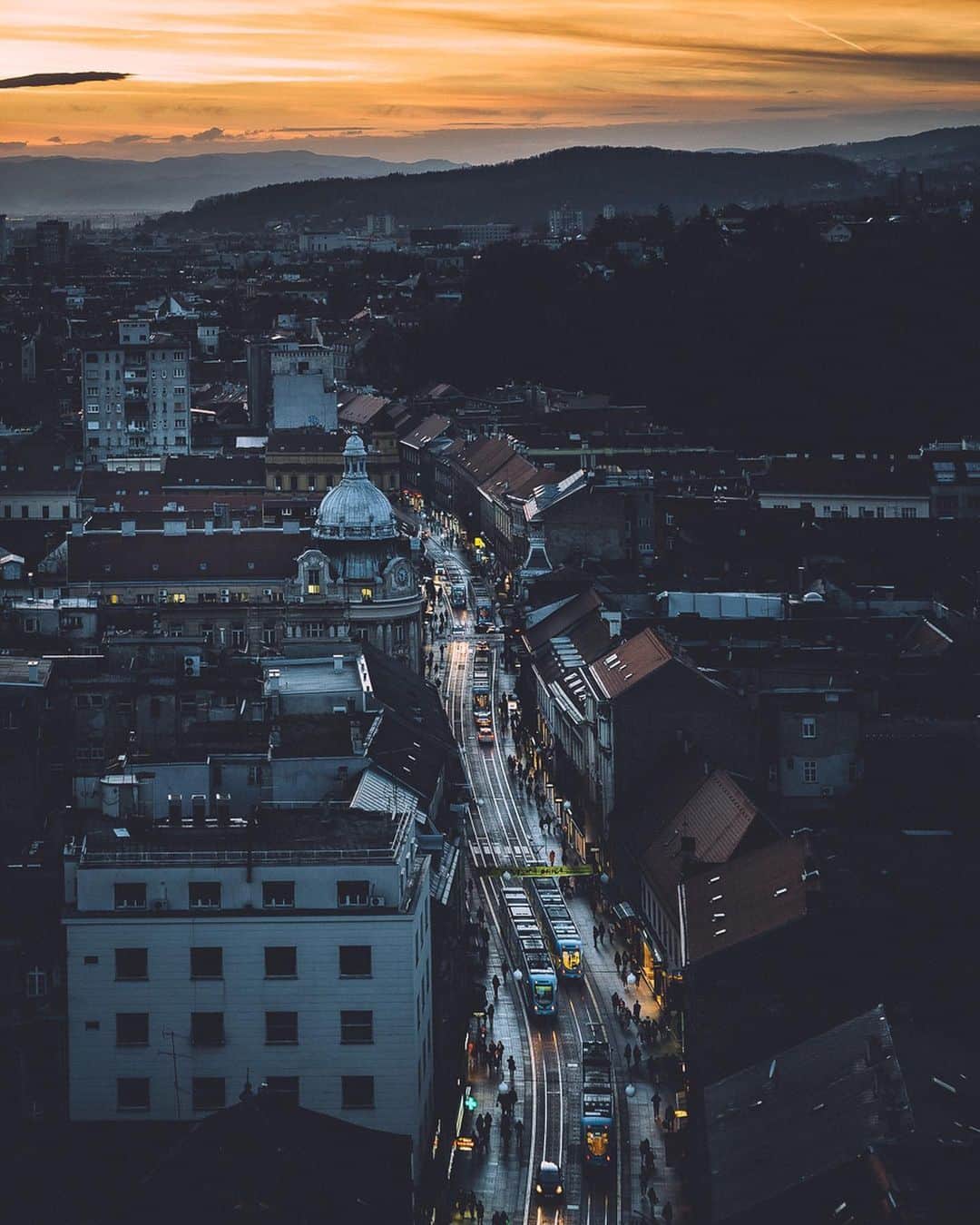 Thomas Kakarekoのインスタグラム：「full suitcase  If I only knew Zagreb was so rich in interesting stories and places, I would have gone a long time ago. To me Zagreb felt like a central European capital that mixes the Austro-Hungarian and Socialist histories of this country in a modern and beautiful city. But most importantly Zagreb feels alive all year long, unlike its coastal counterparts like Split and Dubrovnik.  #zagreb」