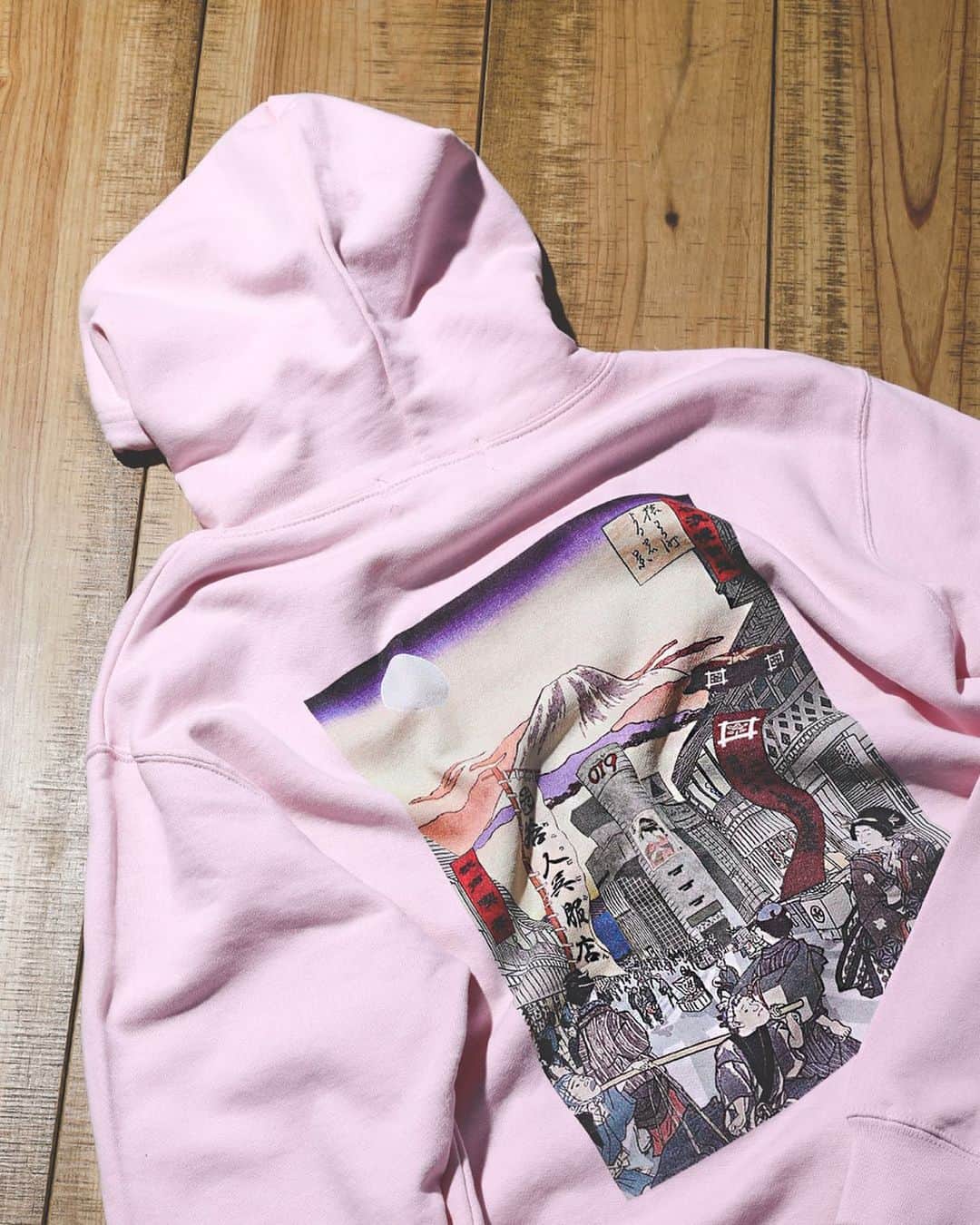 ヴァンキッシュのインスタグラム：「Shibuya crossing Hoodie[VWC042] Color:White/Black/Purple/ NEW 👉 Pink Size:M/L/XL JPY 9,900 (tax included) ㅤㅤㅤㅤㅤㅤㅤㅤㅤㅤㅤㅤㅤ  Shibuya crossing Longsleeve T-shirt[VWC041] Color:White/Black/Purple/ NEW 👉 Pink Size:M/L/XL JPY 7,700 (tax included) ㅤㅤㅤㅤㅤㅤㅤㅤㅤㅤㅤㅤㅤ  Shop link bio！ ——————————————— ‪#VANQUISH #vanquishjp」