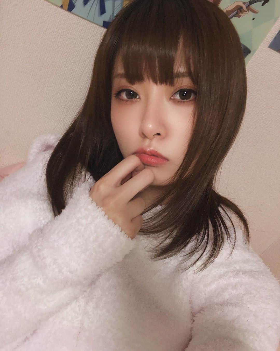 紗雪のインスタグラム：「. . おうち時間はじめて1460時間が経過しました。 . . . #部屋着#おうち時間#お家時間 #お部屋#自粛生活#cosplayer  #cosplaygirl #followme#instafollowme」