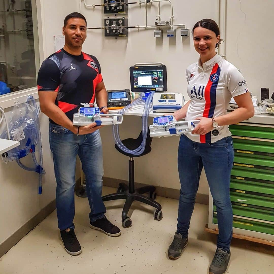 パリ・サンジェルマンFCさんのインスタグラム写真 - (パリ・サンジェルマンFCInstagram)「❤💙 #EverydayHeroes Diane & Fred, biomedical technicians 👩‍🔧👨‍🔧 / techniciens biomédicaux José, baker & pastry chef 🥖🥐 / boulanger & pâtissier Salomé & Marjorie, nursery assistants 👩‍⚕️ / auxiliaires de puériculture Yassine, cashier in a supermarket 🛒 / hôte de caisse dans un supermarché Benoît, tram driver 🚊 / conducteur de tramway Thomas, nurse 👨‍⚕️ / infirmier Karim, employé logistique 🦺 / logistics employee #HérosDuQuotidien . #ParisSaintGermain #PSG #Paris #Football #AllezParis #ICICESTPARIS #StayAtHome #StayHome #EverydayHeroes」5月7日 19時39分 - psg