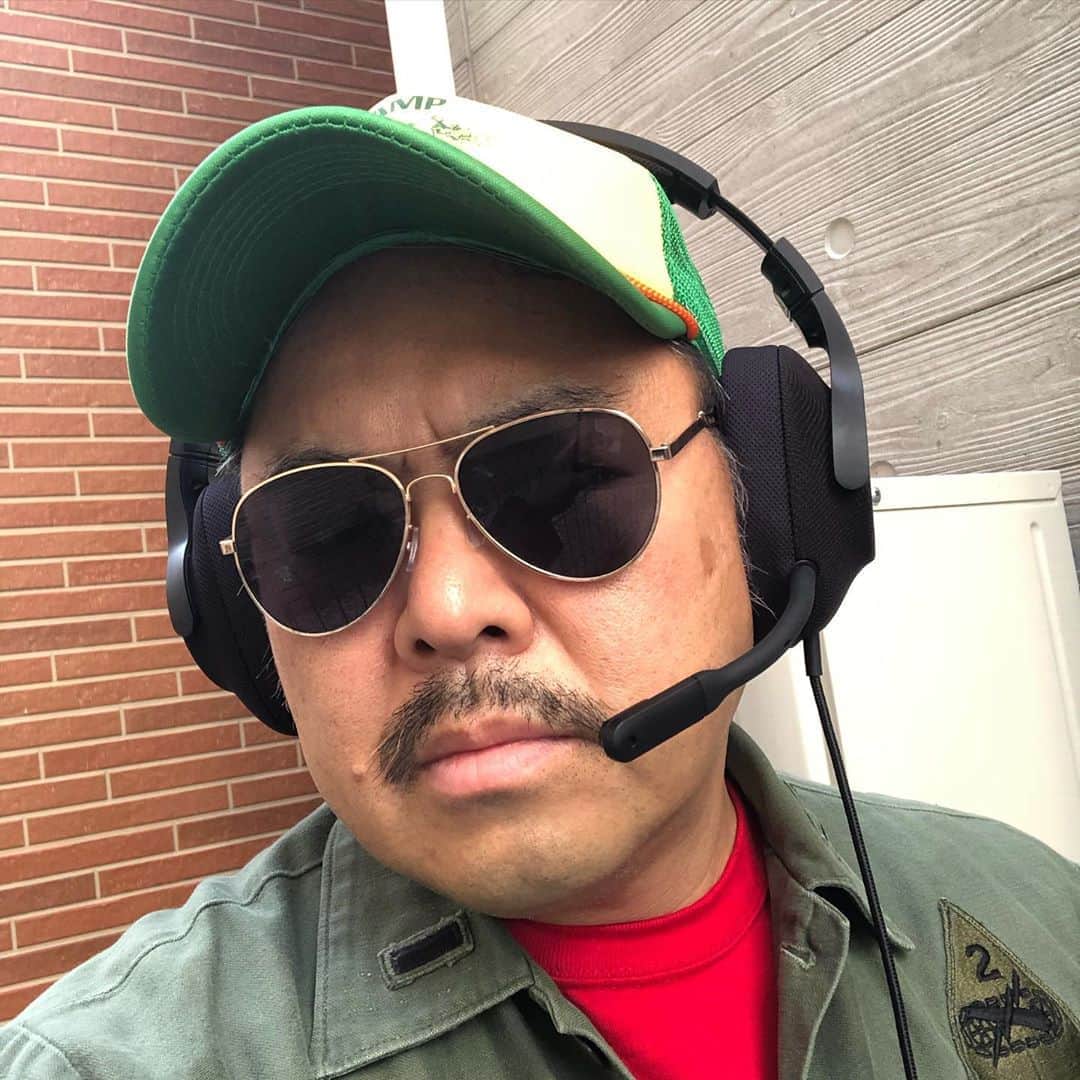大地洋輔のインスタグラム：「🚁🚁 口髭伸ばして、アイテム付けたら 男臭さ120%！！ 一度は憧れる職業 『主人公をサポートするヘリの運転手』！！ 行先はどこへでも…地獄だってかまやしない。。。 でも…お代は高くつくぜ！！」