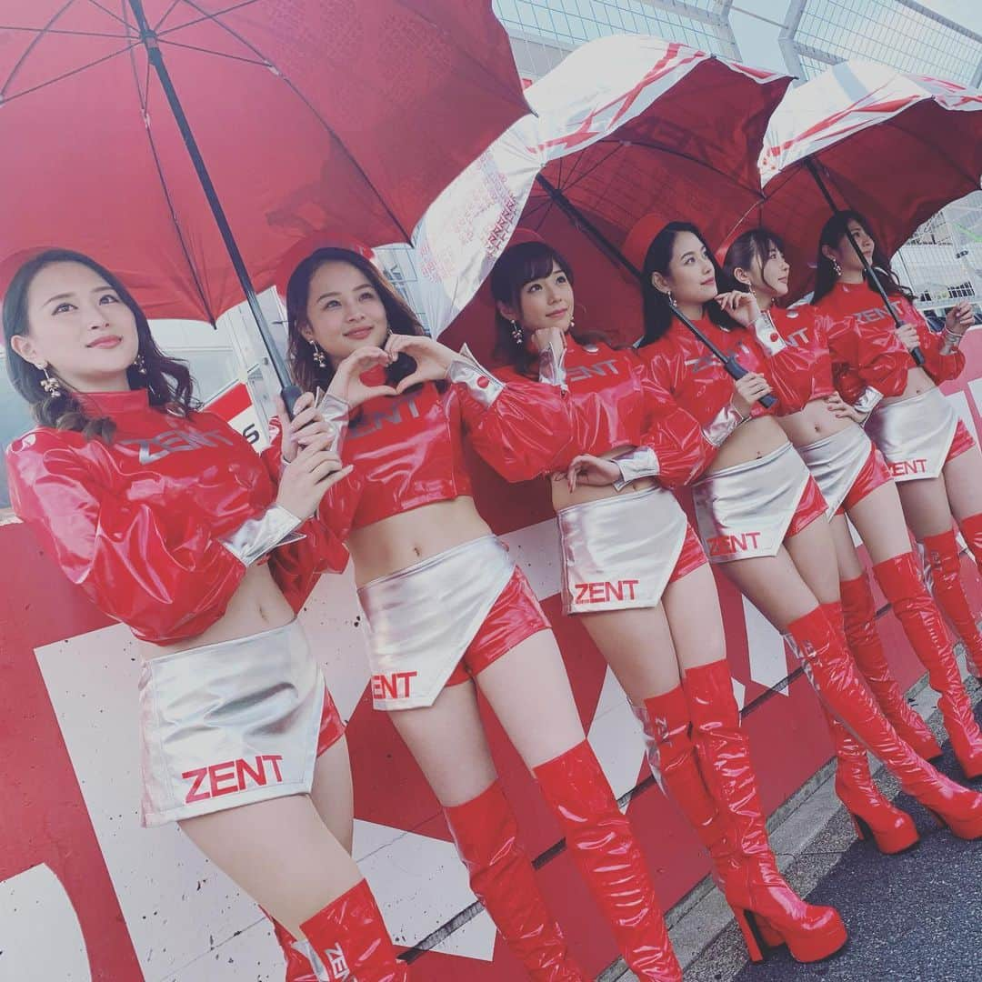 ZENTsweetiesのインスタグラム：「早くレースが開催されますように🥺  #zentsweeties #zentsweeties2019  #supergt  #supergt2019  #第2戦 #富士スピードウェイ #zent  #レースクイーン #rq」