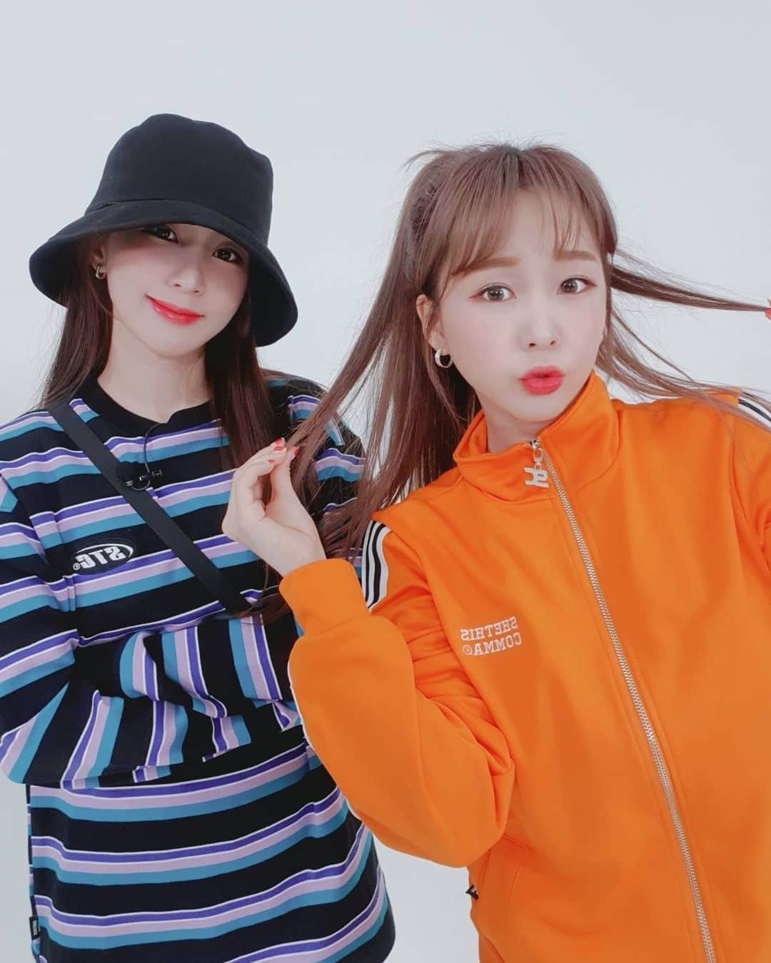 のインスタグラム：「쌍둥이씨랑💛 @minjinchoa」