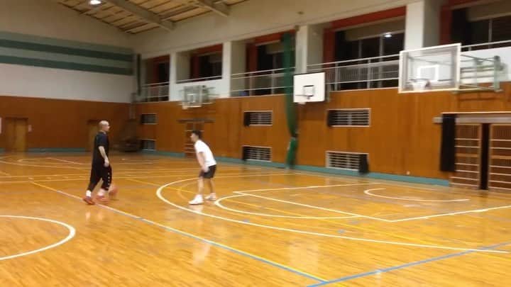 青木康平のインスタグラム：「【YouTubeでHesiってます】  https://youtu.be/YXFpDuC-kQo ☝️プロフィールから飛べます☝️ 👉 @cohey11 か @watchandc_official のタグ付けをして動画載せてもらえたらアドバイスいたします💪 #watchandc#watchandcacademy#実践スキル#1on1#ヘジテーション」