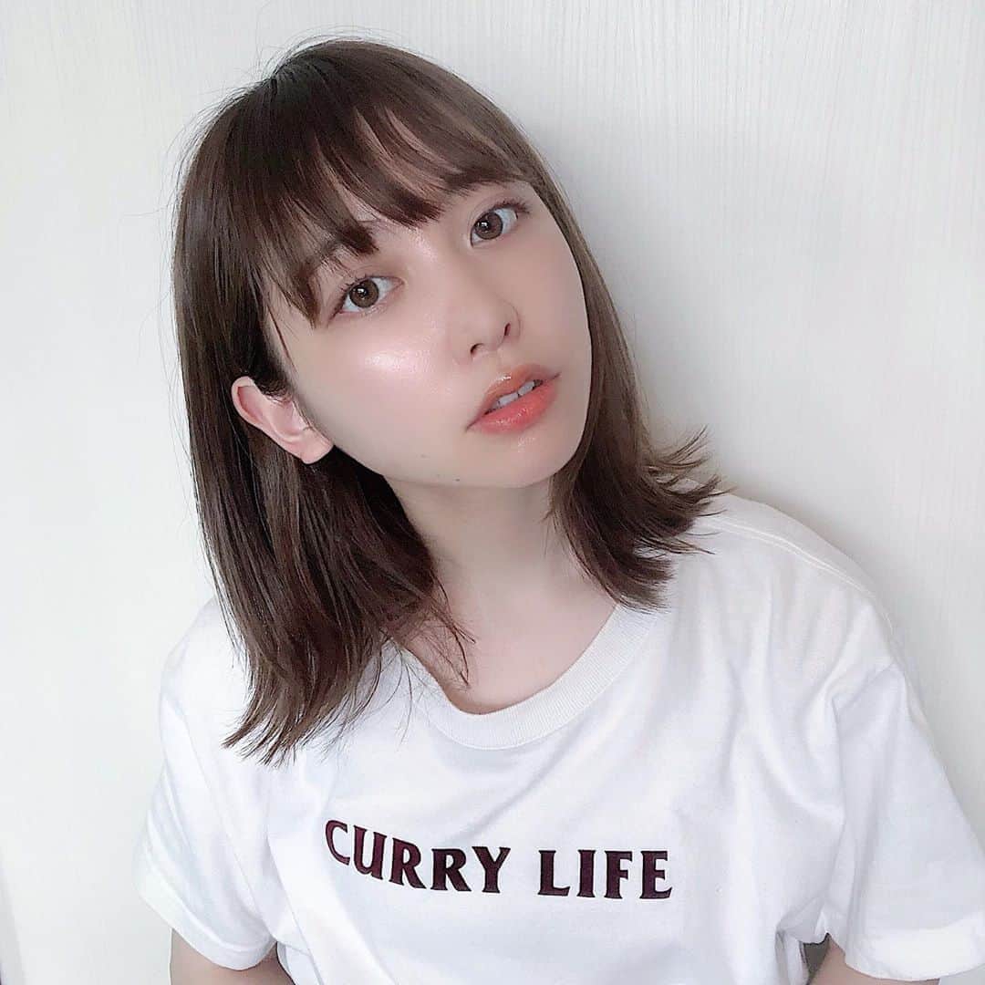 のインスタグラム：「🍛﻿ ﻿ ﻿ このおうち時間も相変わらずカレー時間な木村です。﻿ 久しぶりに自転車でおさんぽしたら﻿ スパイス屋さん発見。﻿ 急な時にすぐ行けるからいいおさんぽになりました﻿ ﻿ ﻿ 実は今、#timeiscurryで﻿ #currylife なものを﻿ このおうち時間を使って﻿ つくっています。﻿ カレーを好きになって﻿ もはや何年経つかわからないけど﻿ 浴びるほど食べたいし纏いたいくらいには好き。🍛﻿ ﻿ ﻿ またお知らせするので、﻿ カレー好きなみなさんには﻿ 楽しみにしていてほしいです。🍛﻿ ﻿ ﻿ ﻿ ﻿ #ootd  #curry #curryrice #currystagram #tshirt ##カレー #カリーライフ #カレーライス #カレー好きな人と繋がりたい #좋아요 #팔로우 #오오티디 #셀피﻿」