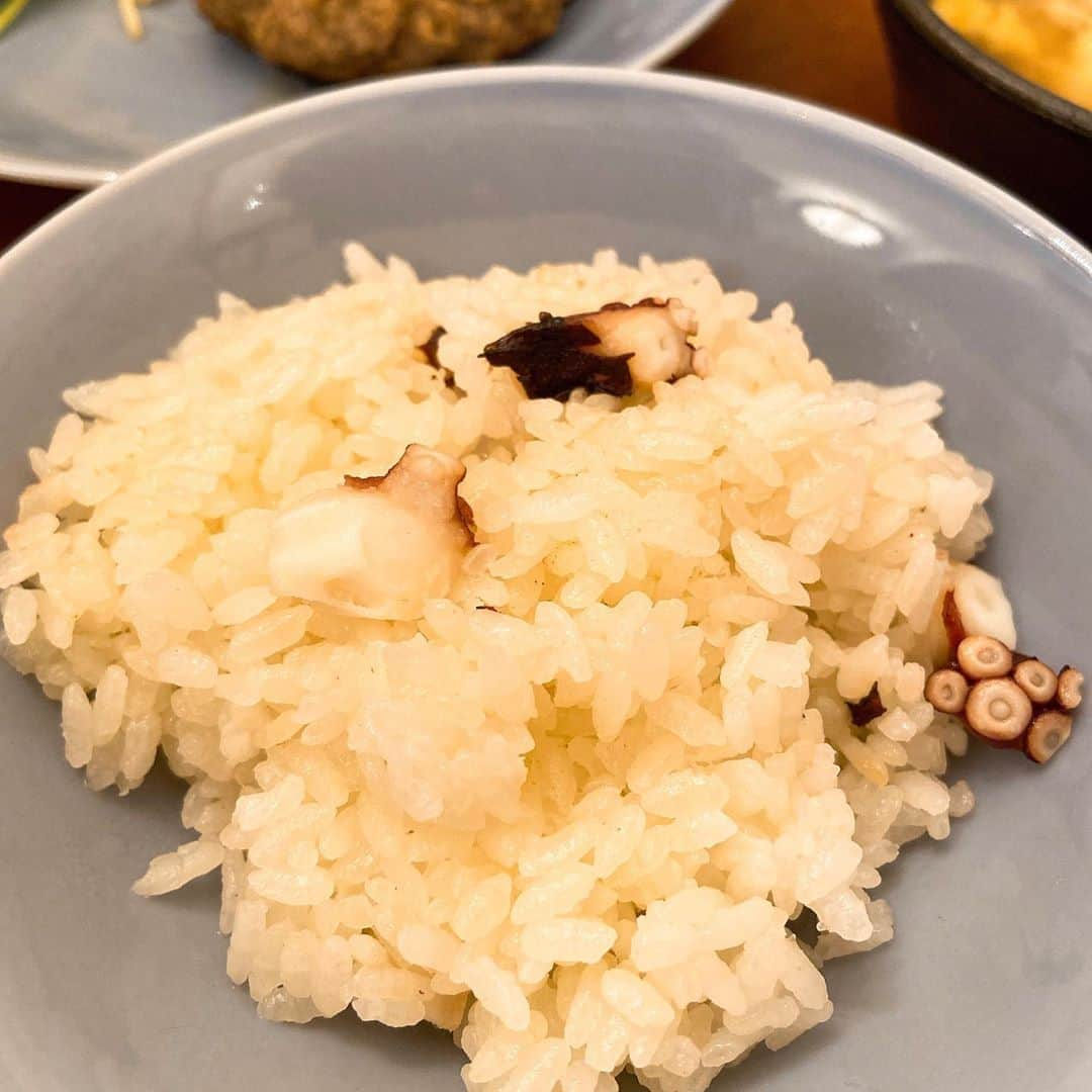 御影倫代のインスタグラム：「イモンさん @muneyuki_imon 直伝のタコご飯。美味しかったー！ 直接会えないけどリモートでも繋がってて、これはこれでまた楽しい！」