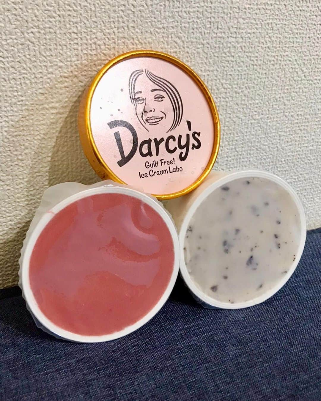 桂依央利さんのインスタグラム写真 - (桂依央利Instagram)「@darcys.shop のアイスを買ってみました🍨 いちごソルベ🍓と チョコミントココナッツミルク🍫🥥の2つにしたんですが、 乳製品も白砂糖もグルテンもトランス脂肪酸も不使用で、もちろん添加物や保存料も一切なしなのでぼくにぴったり💯 何よりめっちゃ美味しい🙆🏻‍♂️ おうち時間の楽しみがまた増えました👏🏻 #桂依央利 #中日ドラゴンズ #darcys #darcysice #ダシーズ #ダシーズギルトフリーアイスクリームラボ #アイス #ギルトフリー #グルテンフリー #松本薫 さんのアイスです🍨 #おうち時間 #🏠❤️ #🤓 #stayhome #staysafe #staypositive #🍨 #🥥 #🍫 #🍓」5月7日 21時08分 - katsuraiori68