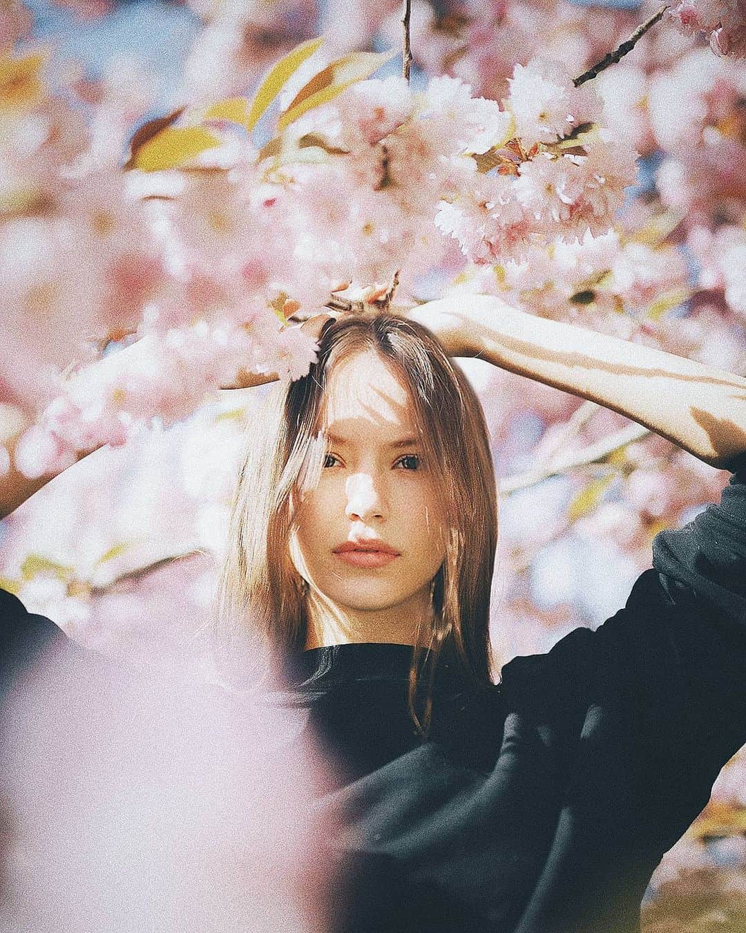 Berlin Tokyoのインスタグラム：「With flowers blooming and positive vibes in the air, it’s time to soak up the spring sunshine. . W/@iam.maya.e . . . #hellofrom #berlin , #Germany」