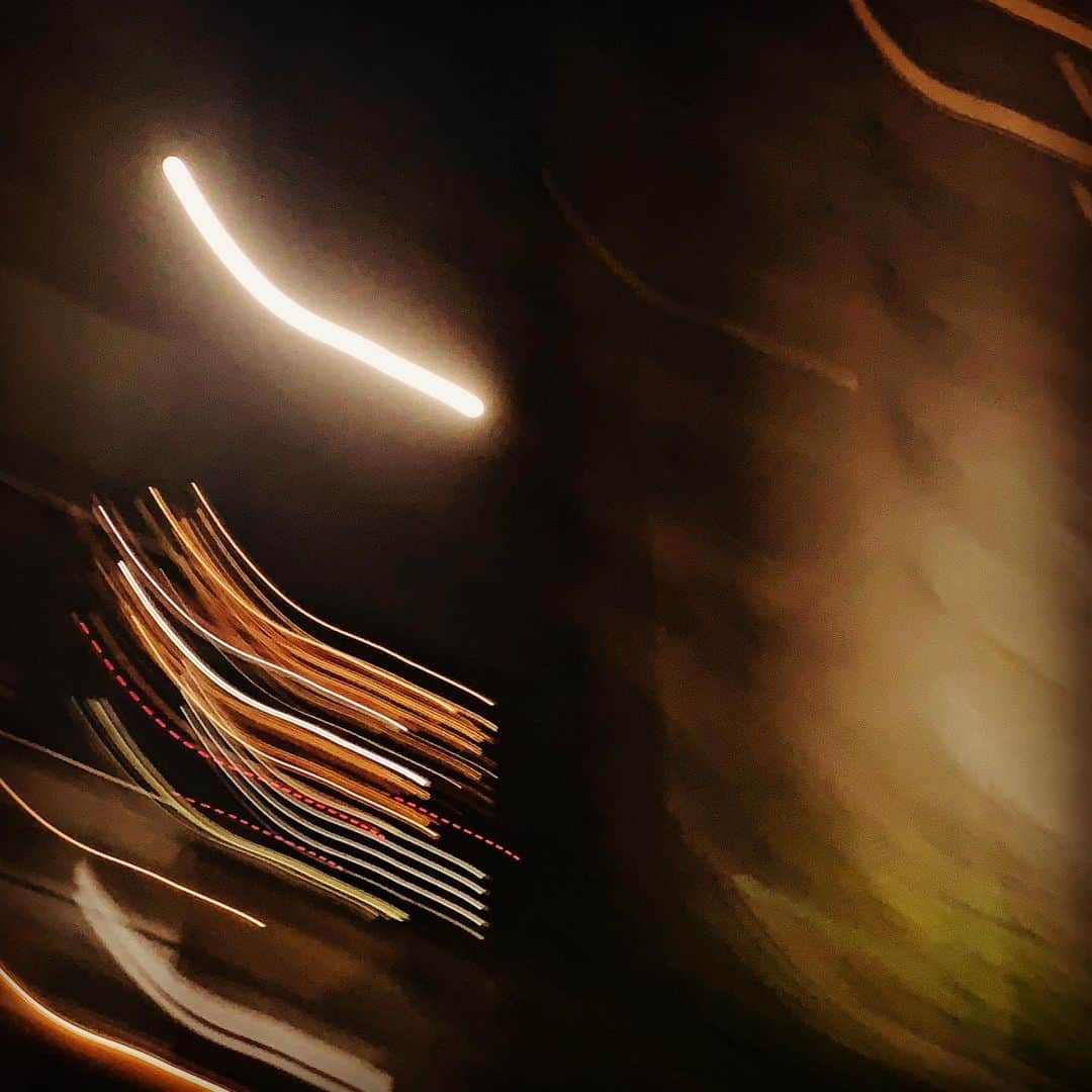 川和真奈美のインスタグラム：「月夜  #街の光」
