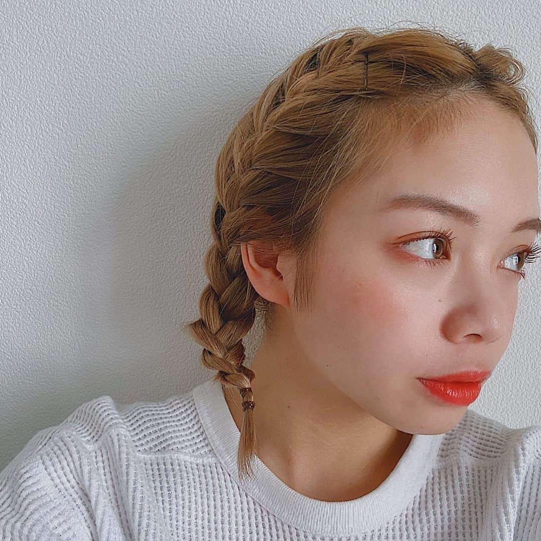 福地夏未のインスタグラム：「🌈 久々のちゃんとメイク 上はブラウン下はピンクでまつげもピンク♡ _ #makeup #pink #brown #春メイク #久しぶりにちゃんとメイク #顔面重い」