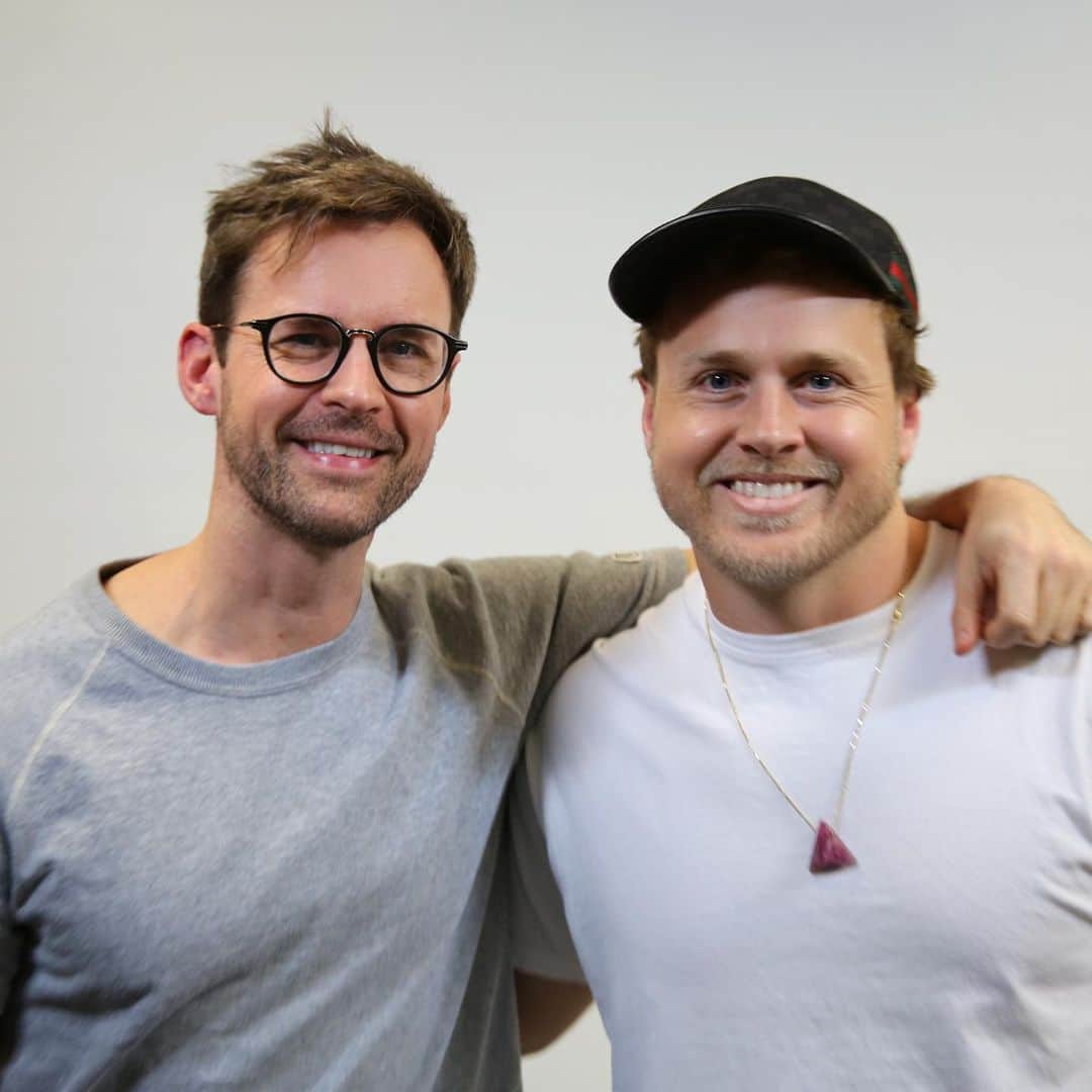ブラッド・ゴレスキーのインスタグラム：「@spencerpratt is so candid and uncensored on this week’s @bradbehaviorpodcast! We talk about what really happened on the early days of The Hills, paparazzi setups, The Hills reboot and that time he got thrown in prison in Costa Rica! It’s a wild and very entertaining ride! #linkinbio ** this podcast was recorded and photo were taken in January 😉」