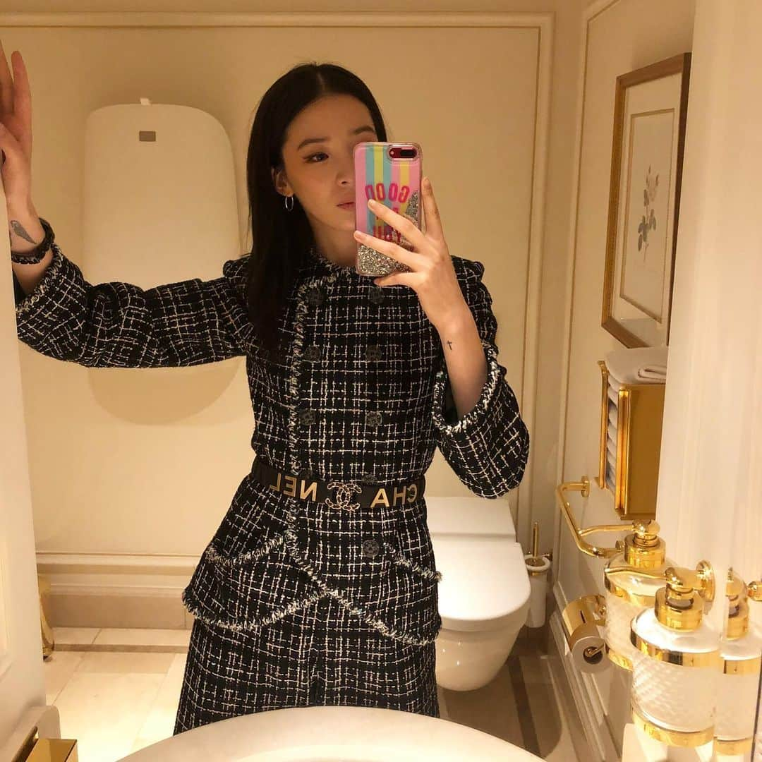 アイリーン・キムさんのインスタグラム写真 - (アイリーン・キムInstagram)「mirror selfie photo dump from my favorites folder #throwback」5月8日 0時54分 - ireneisgood